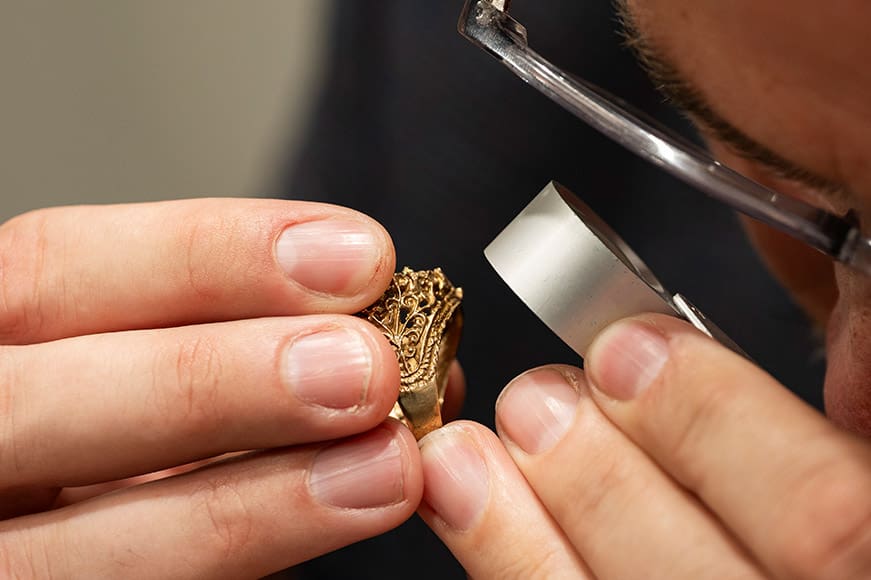 gold ring inspection