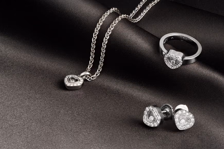 Chopard happy Diamond Pendant, ring and earrings in White gold