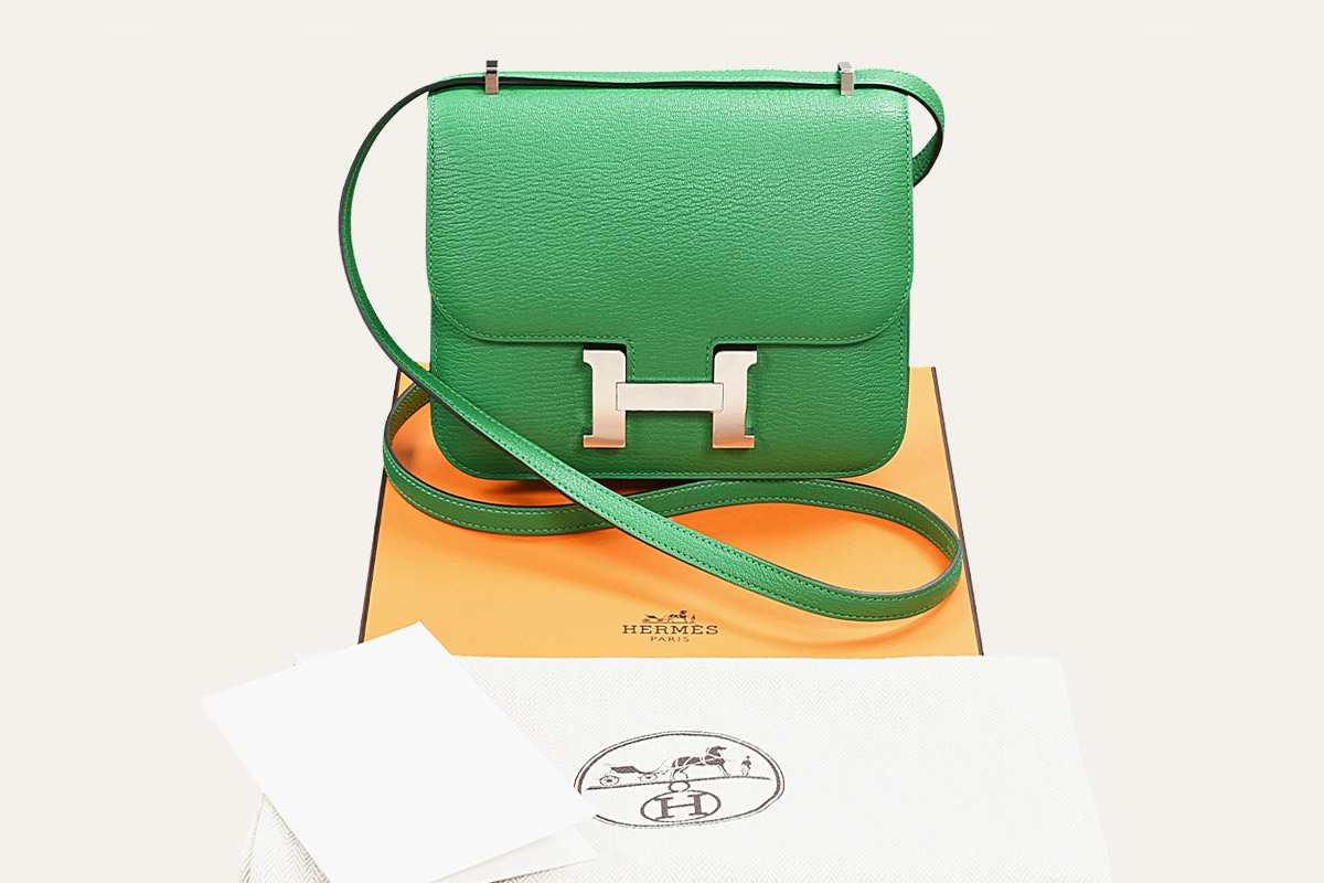 Real Hermès handbag with official Hermès box and accessories