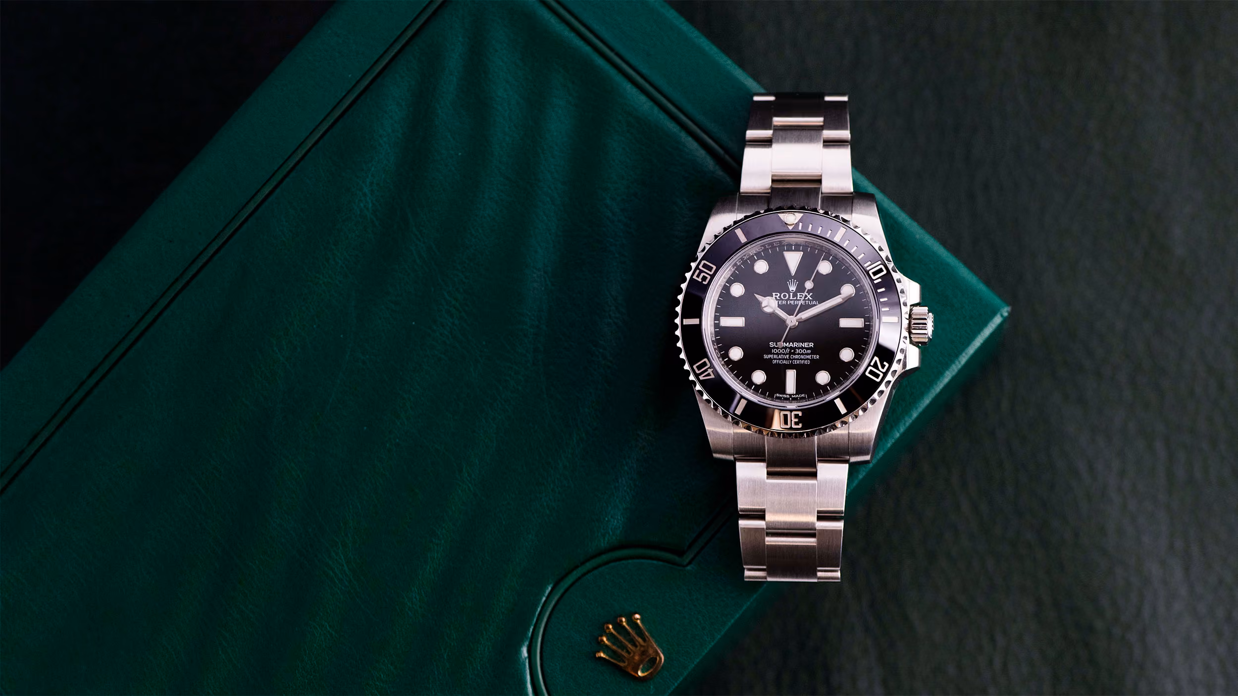 rolex submariner on official green watch box