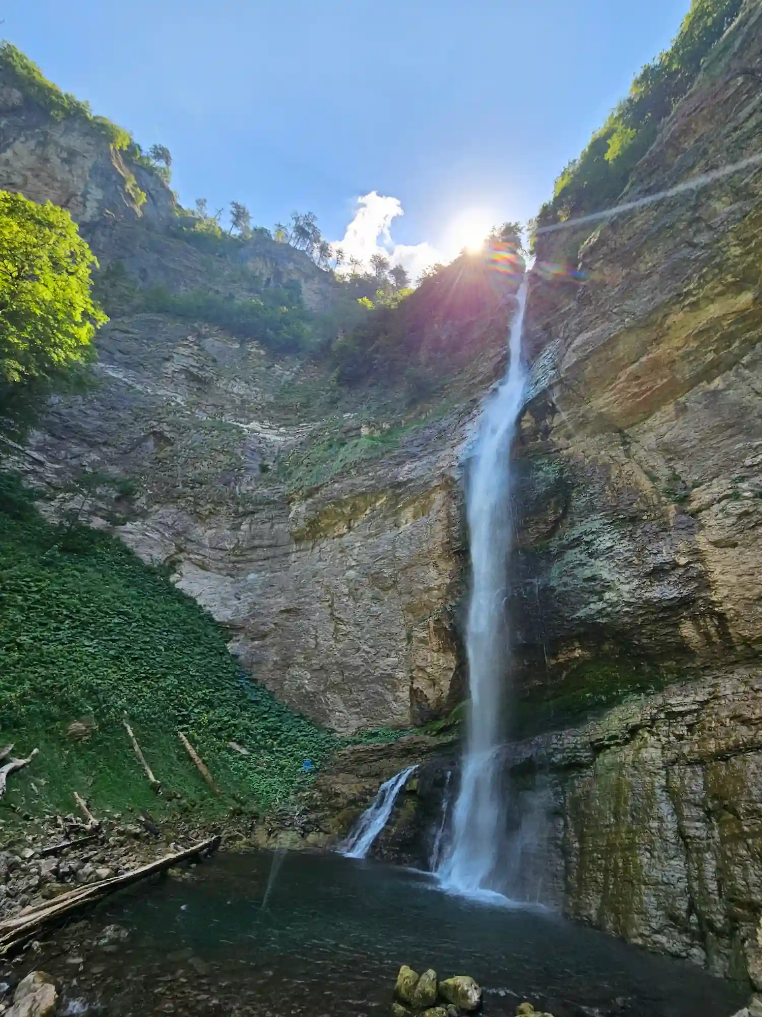 Waterfall skakavac perucica forest