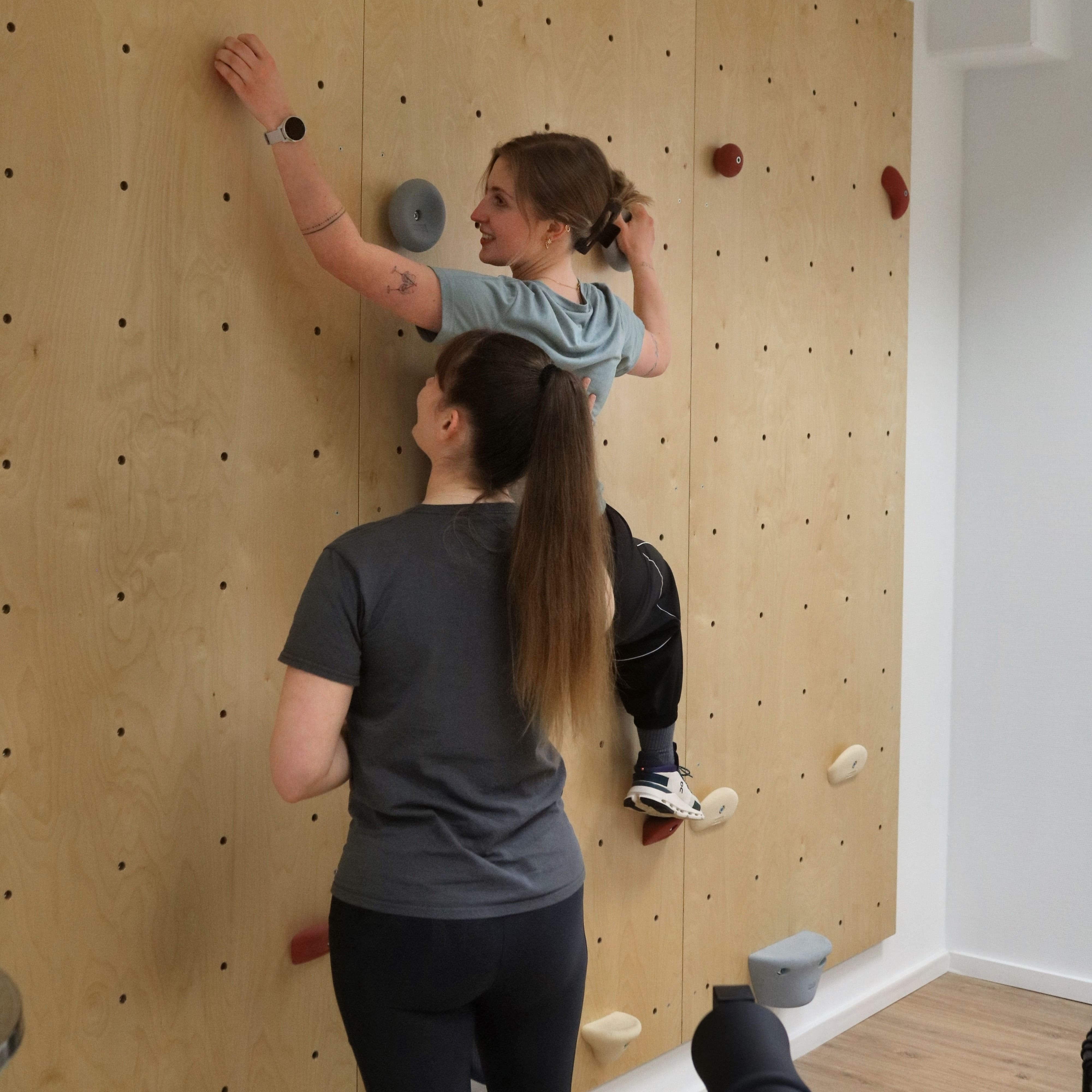 Moderner Behandlungsraum der Physiotherapie Physio Lanz in Weidhausen