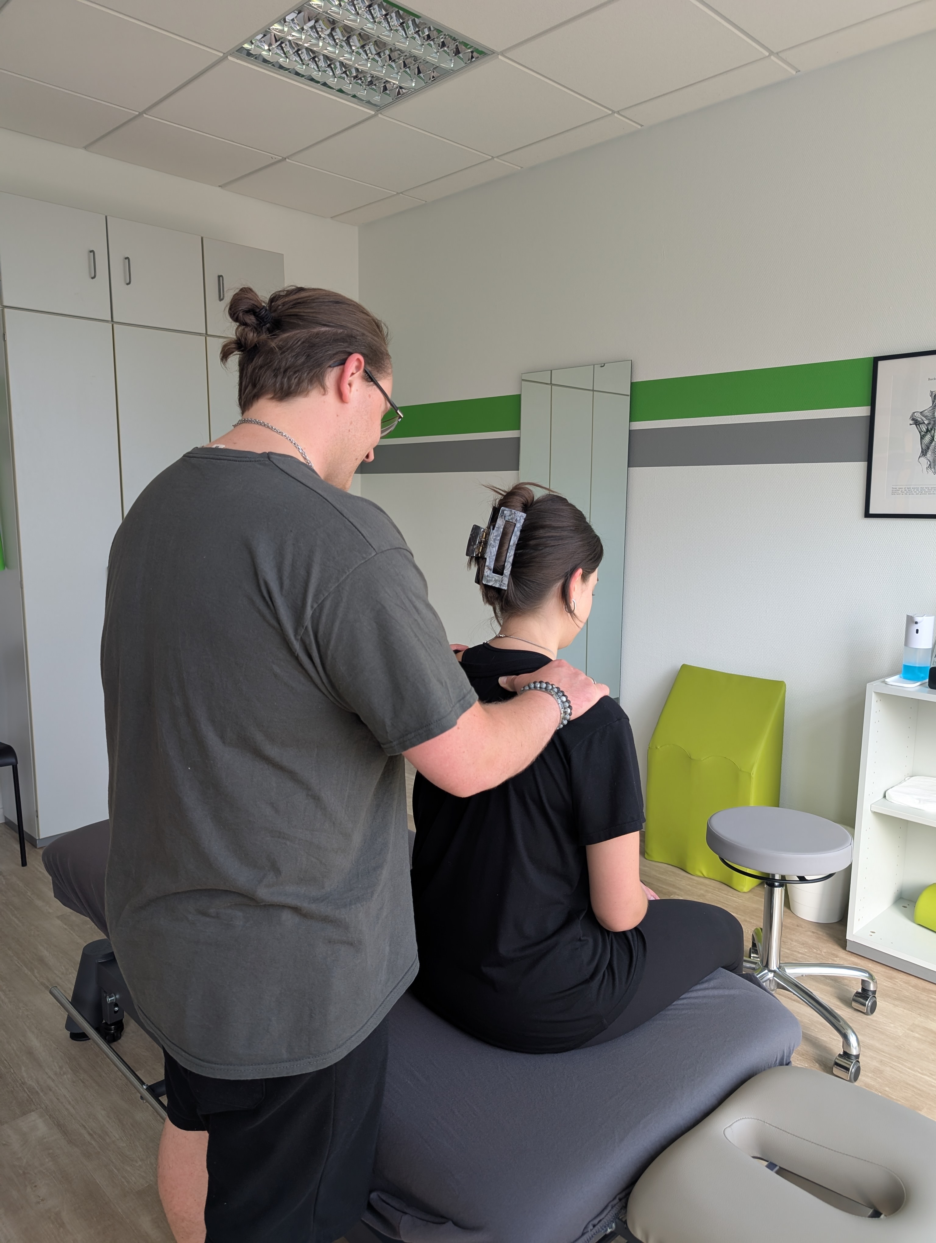 Moderner Behandlungsraum der Physiotherapie Physio Lanz in Weidhausen
