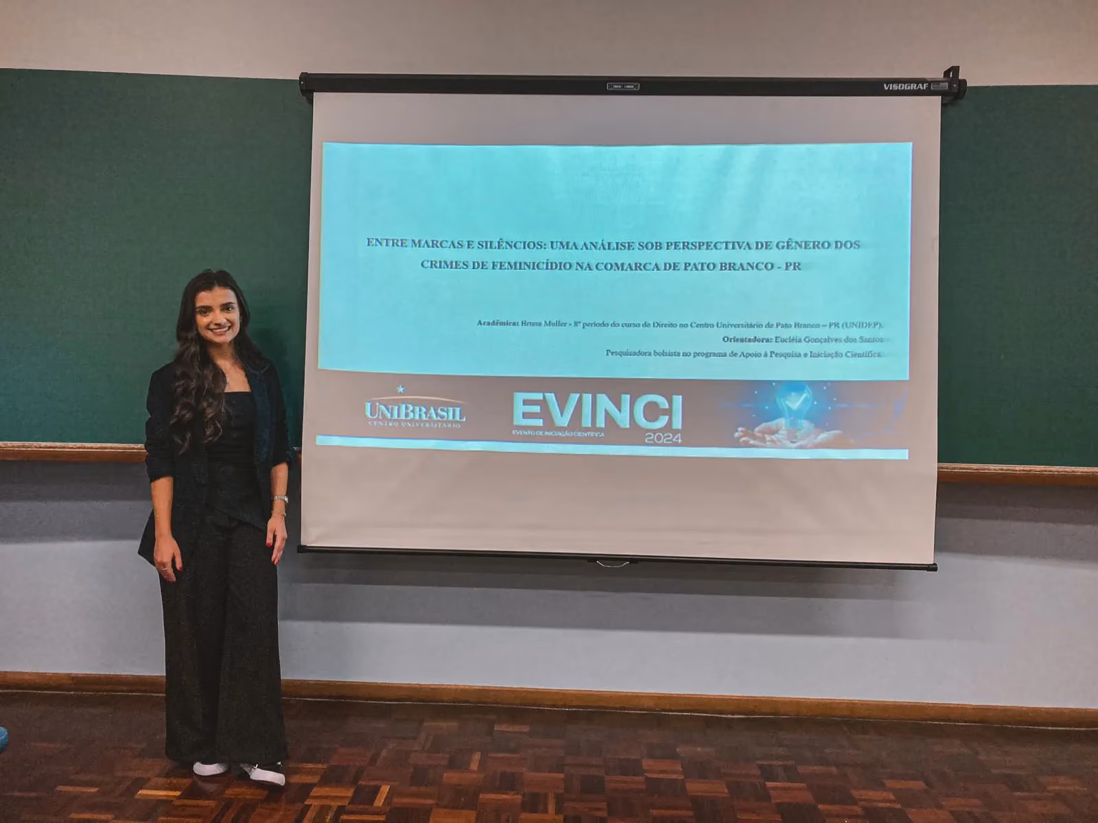Aluna de Direito apresenta pesquisa de iniciação científica em congressos sobre estudos de gênero e feminicídios