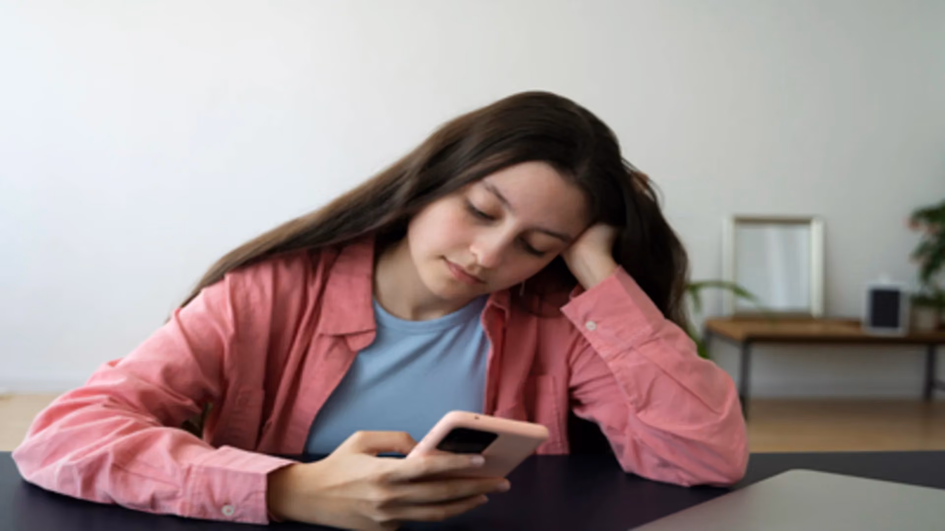 Conectados e ansiosos: o impacto da hiperconectividade na saúde mental