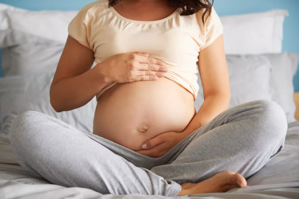 Novembro Roxo reforça alerta sobre prematuridade: cuidado na gravidez salva vidas