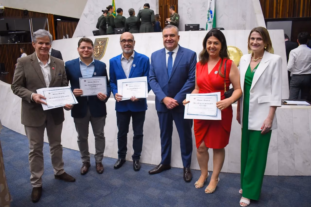 Professores médicos do UNIDEP são homenageados pela Assembleia Legislativa do Estado do Paraná