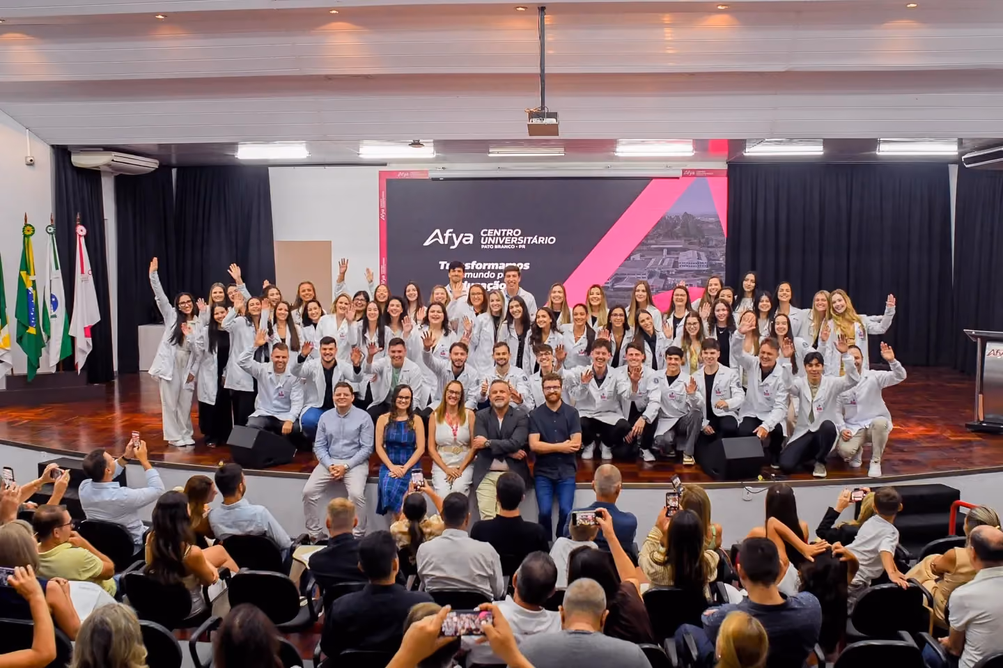 Nova turma do internato médico tem início com atuação de 111 alunos em múltiplos cenários de saúde