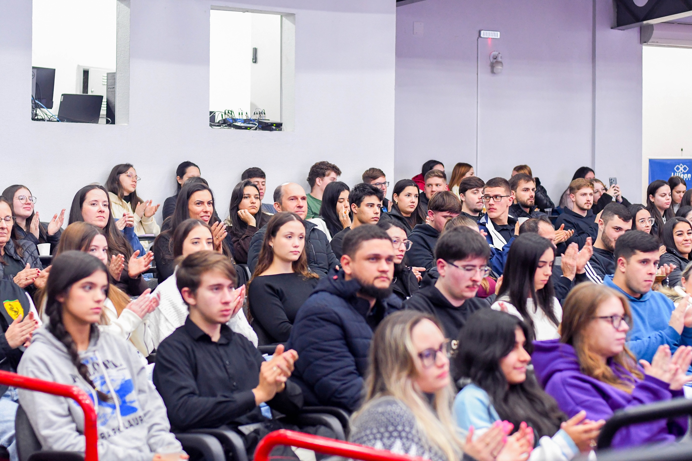 Jornada Acadêmica de Ciências Contábeis debate liderança, inovação e inteligência artificial