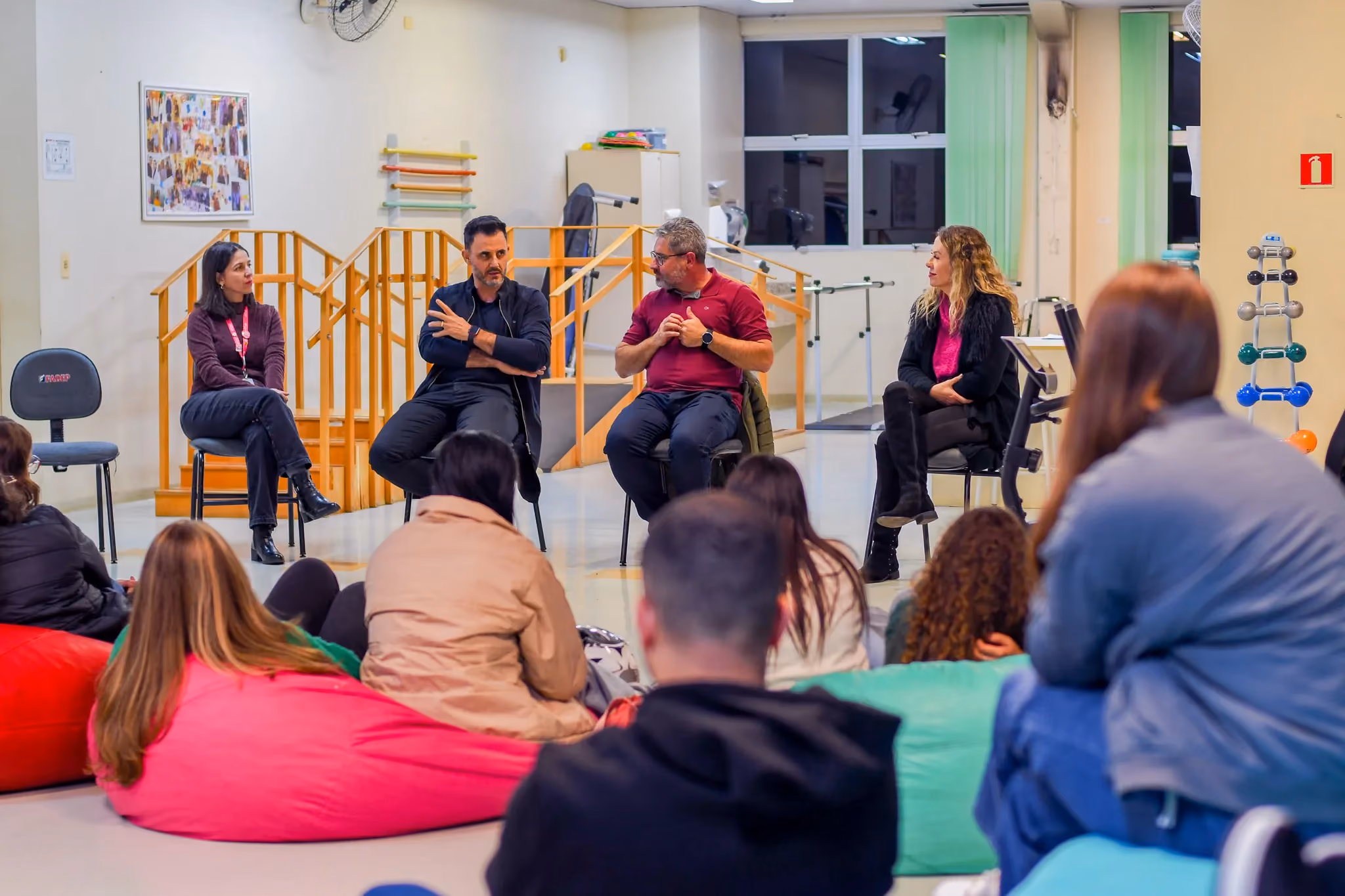 Aula reúne diferentes gerações de fisioterapeutas formados na Afya Pato Branco