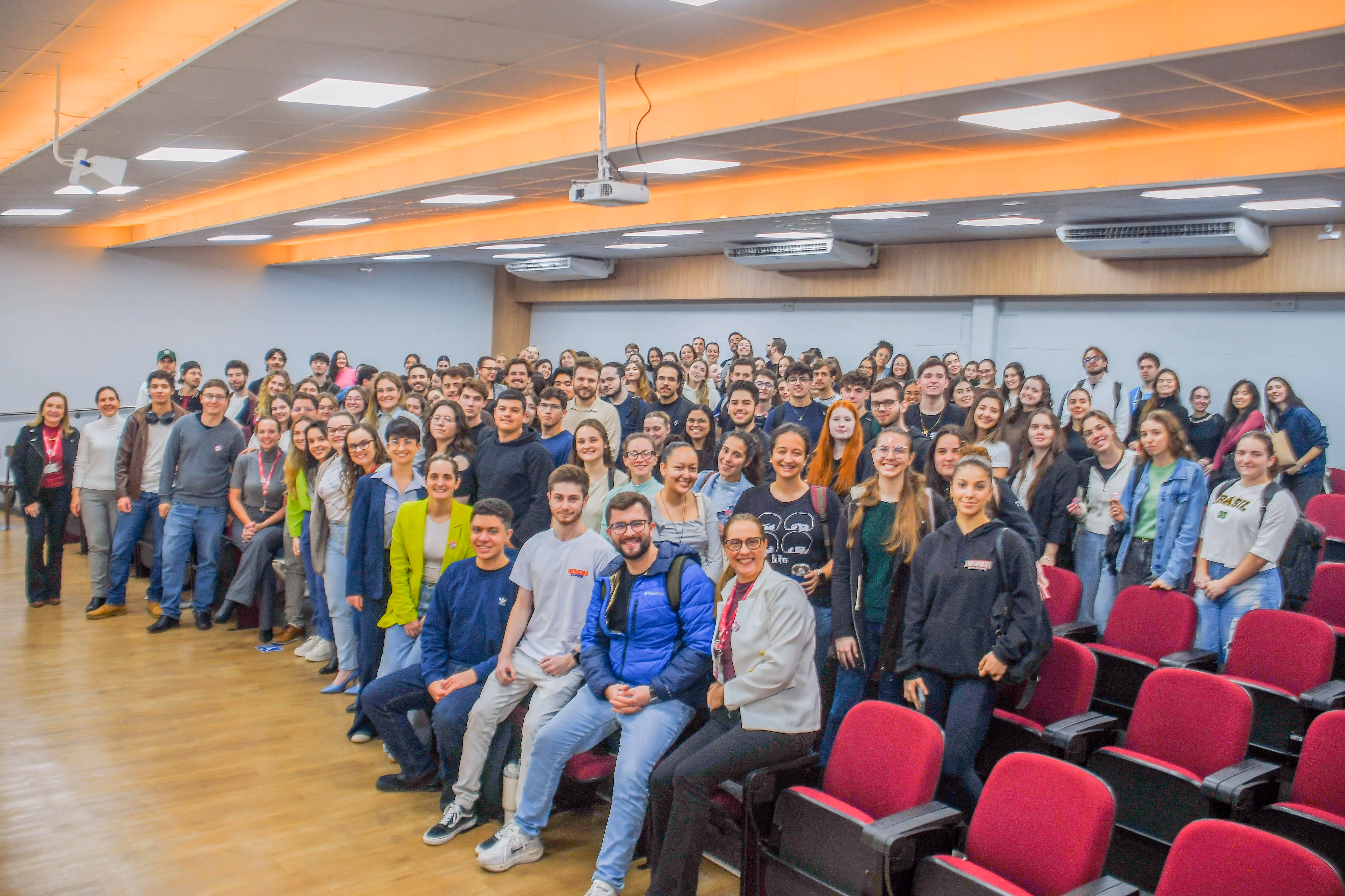 Afya Pato Branco celebra acreditação SAEME-CFM com acadêmicos e professores de Medicina