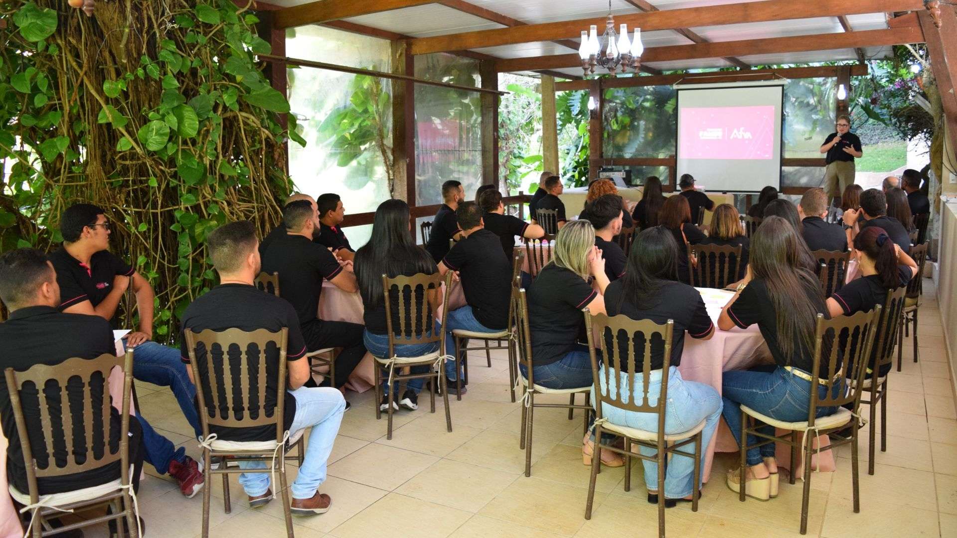FAMEG promove encontro especial com colaboradores para impulsionar a criatividade e a inovação
