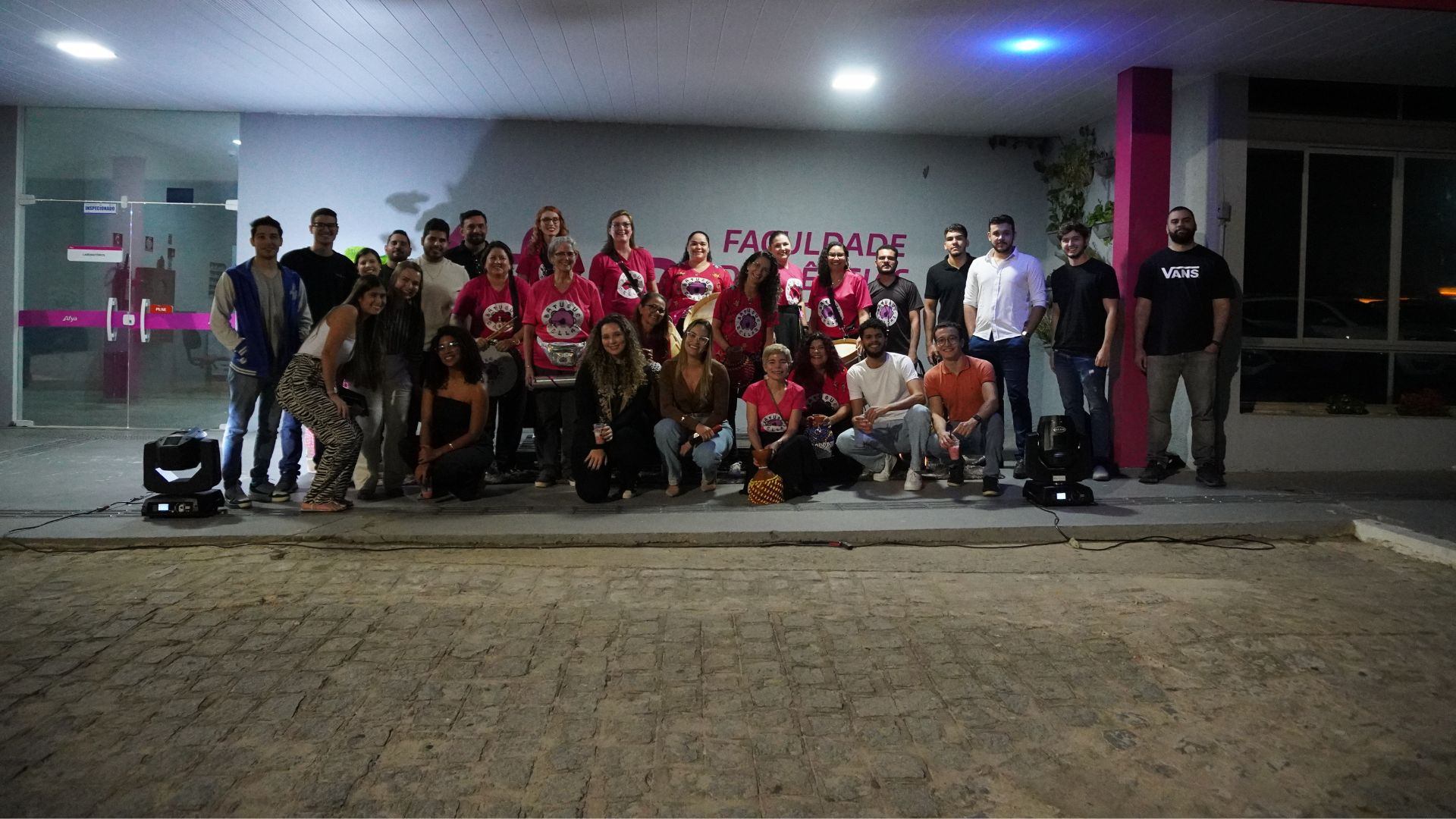 Bibliocultura 2025 une cultura, saúde e conhecimento em noite de celebração na Afya Garanhuns