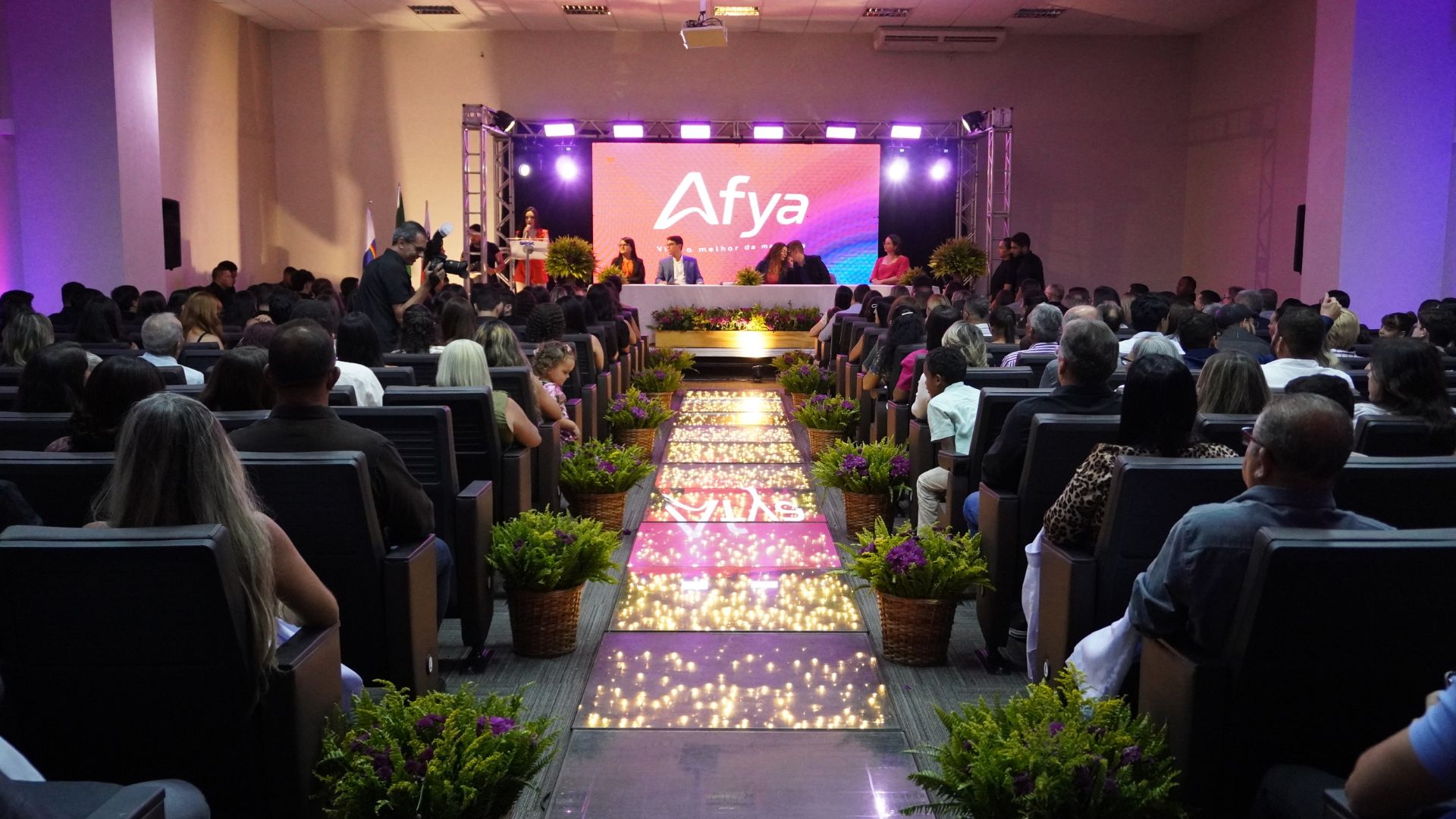 Emoção e compromisso marcam a Cerimônia do Jaleco da Afya Garanhuns 2025.1