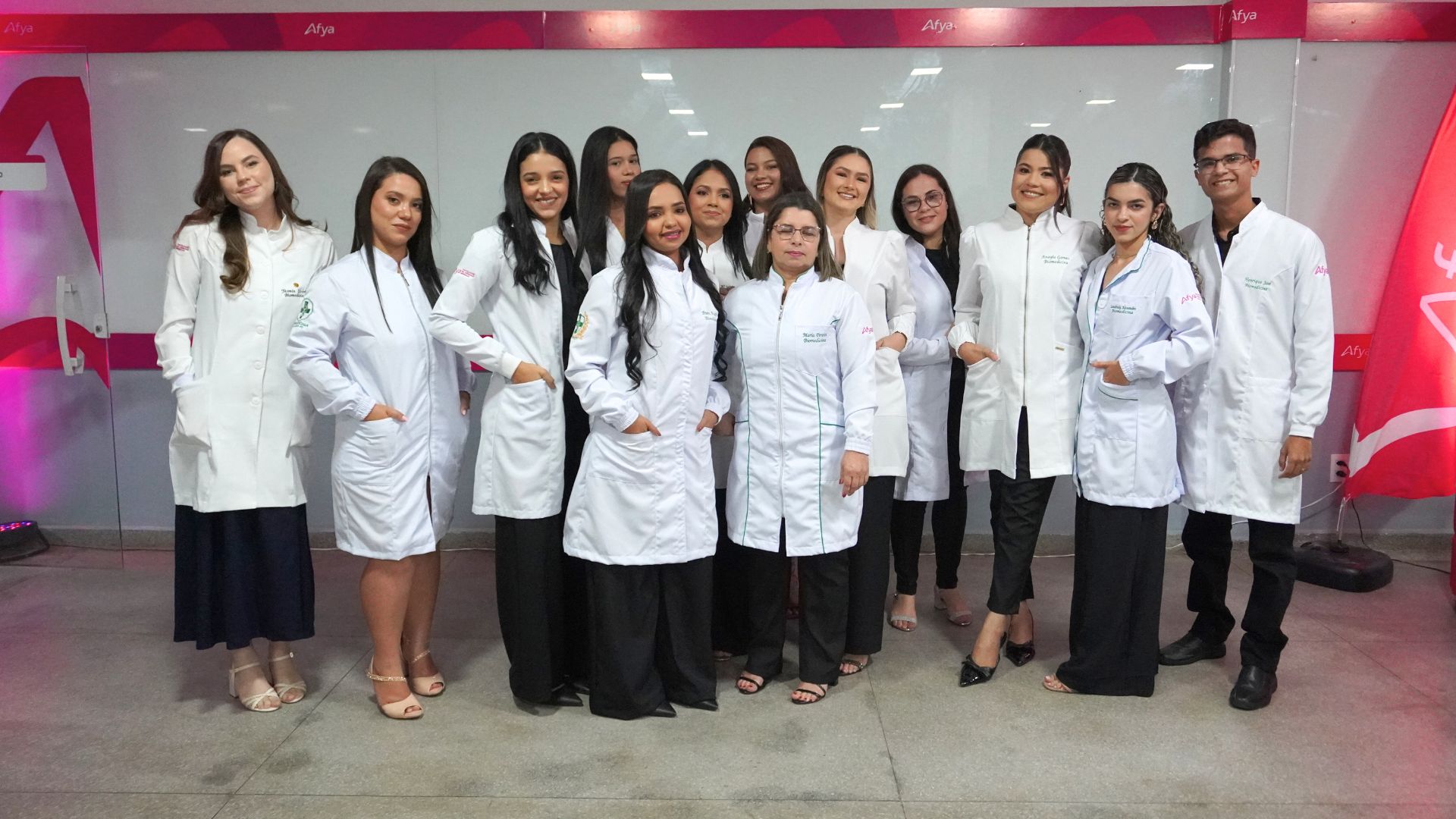 Cerimônia do Jaleco 2025.1 marca início da jornada acadêmica dos estudantes de Biomedicina da Afya Garanhuns