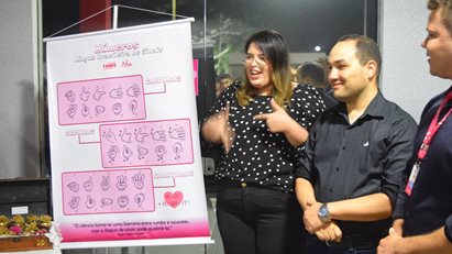 Evento em alusão ao Dia Nacional da Libras