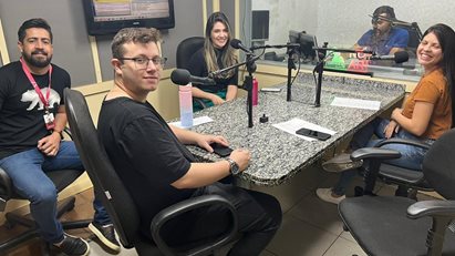 Entrevista de alunos à Rádio Marano FM