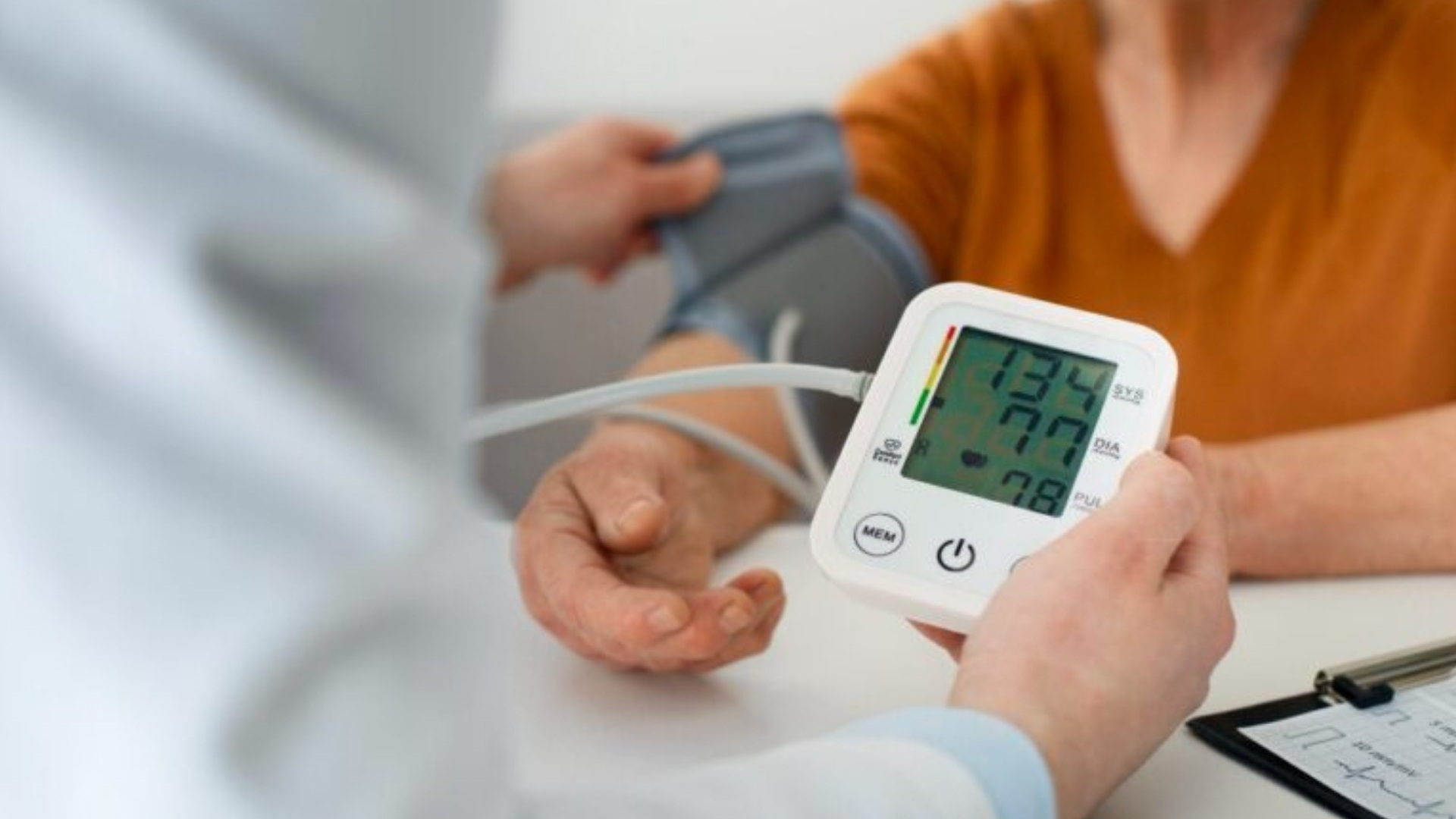 A hipertensão e o diabetes estão entre as doenças crônicas mais comuns no Brasil.