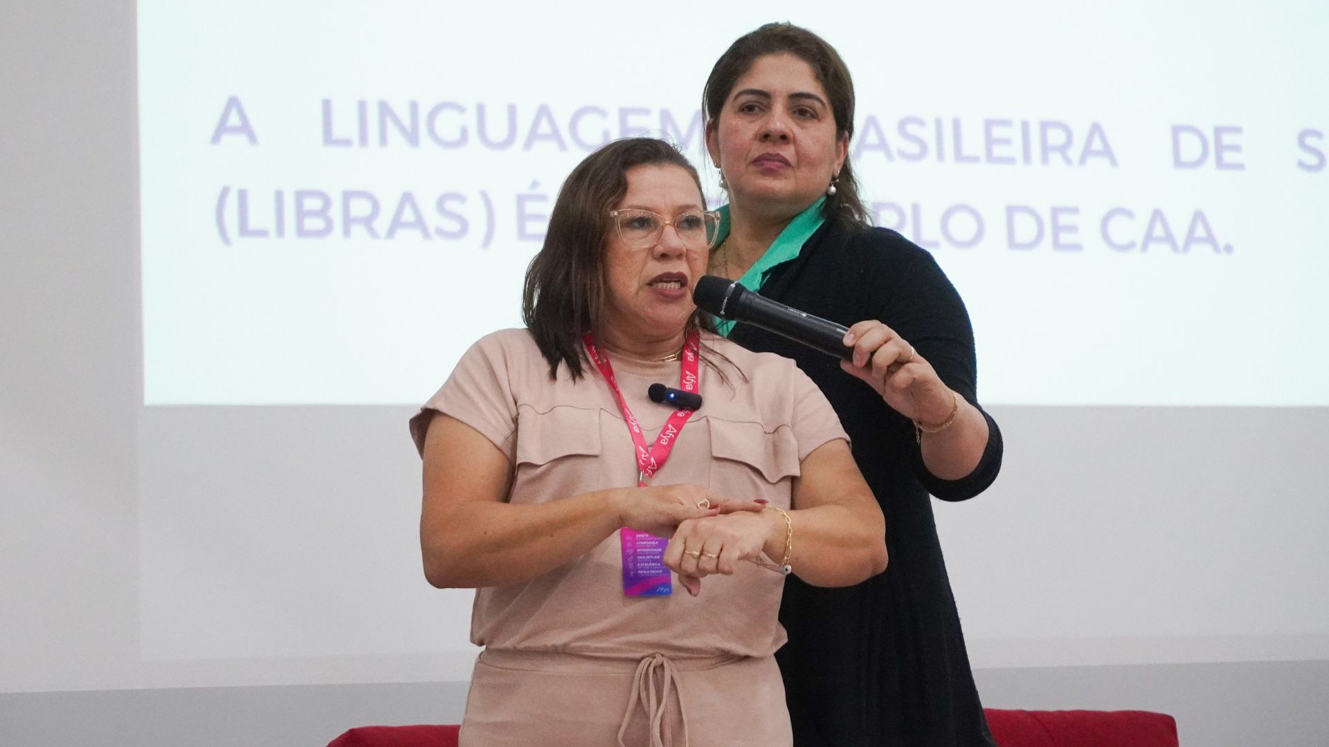 Roda de Conversa discute a Libras como ferramenta de comunicação para autistas não falantes