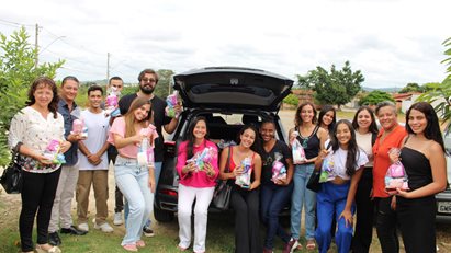 FASASETE Celebra o Dia das Mulheres com Entrega de Kits de Higiene Pessoal