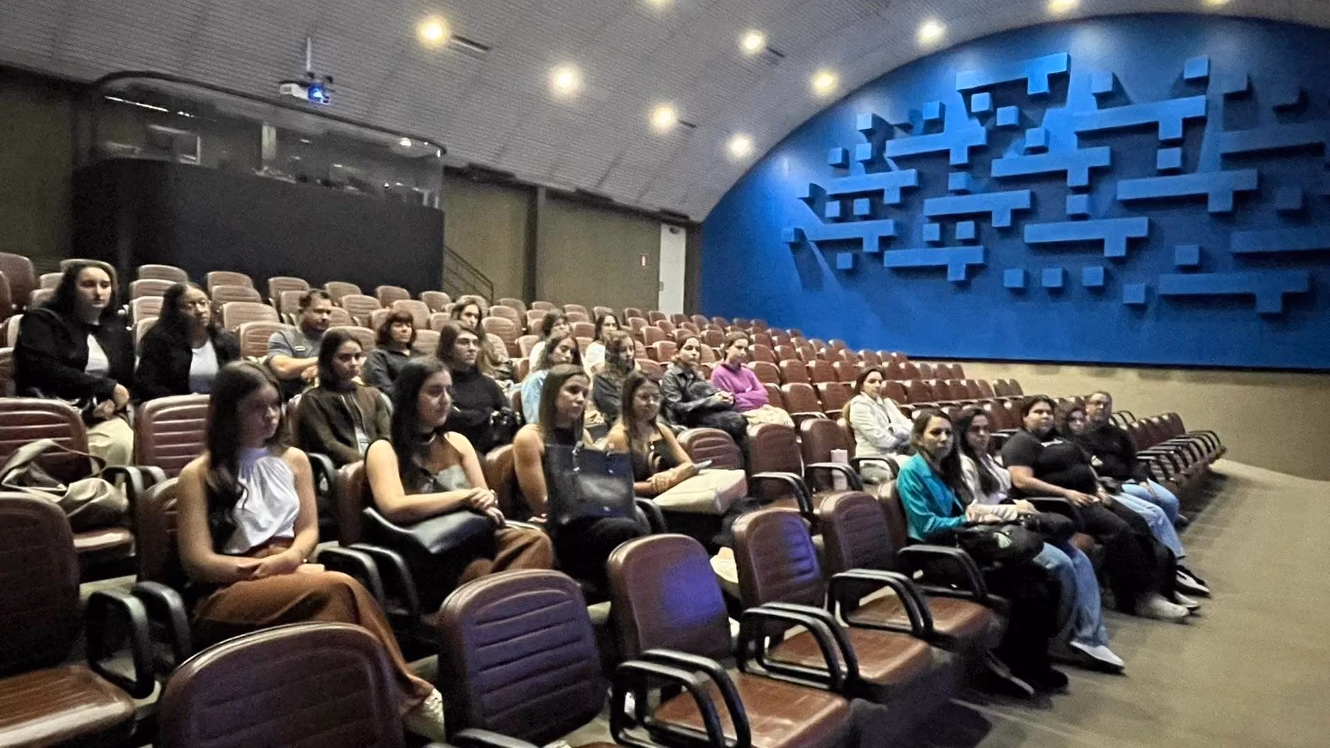 Alunos de Fisioterapia da Afya São João del-Rei visitam o Hospital SARAH em Belo Horizonte