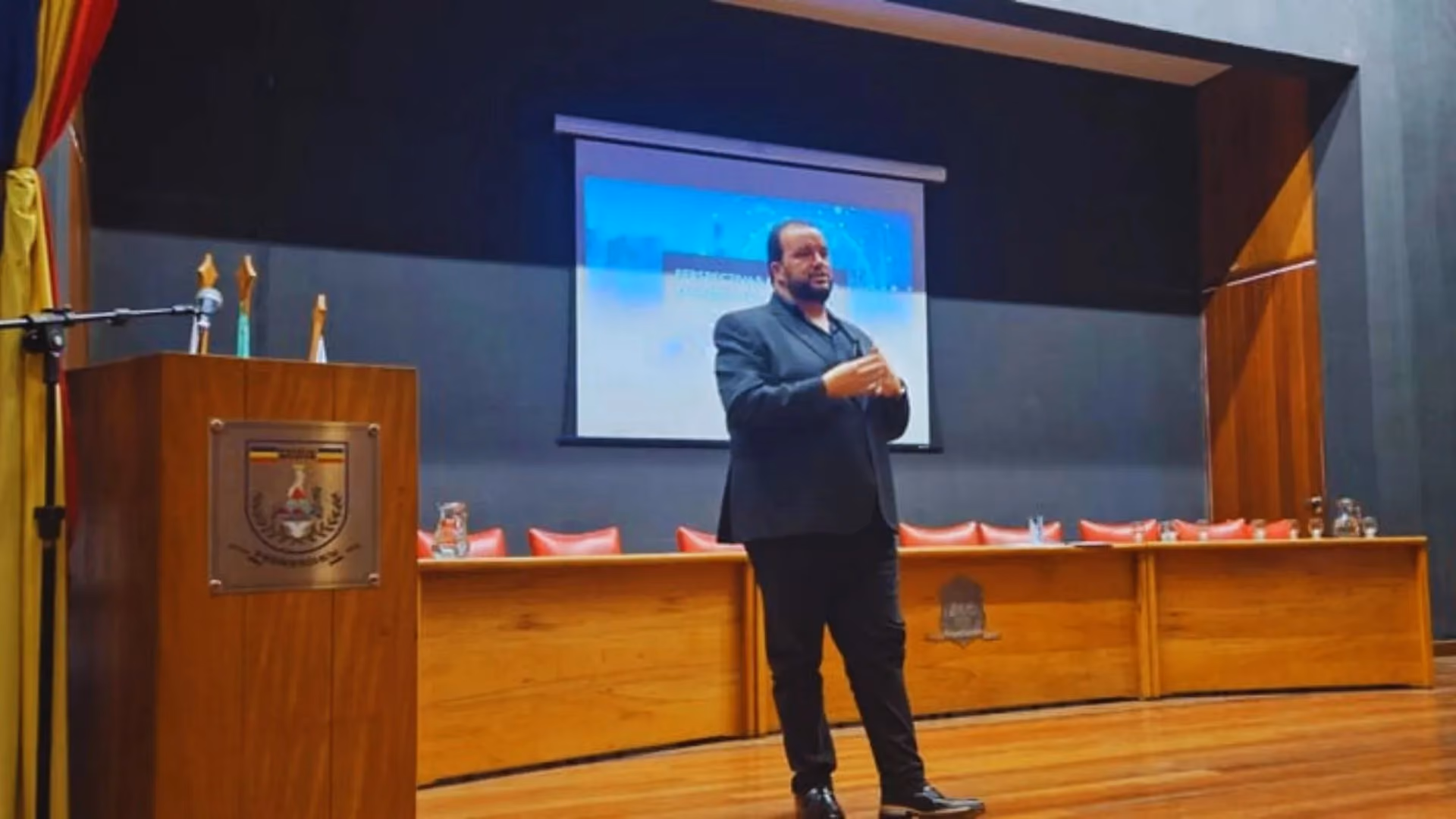 Professor do Curso de Direito participa de aulão preparatório para o ENEM do Colégio Tiradentes