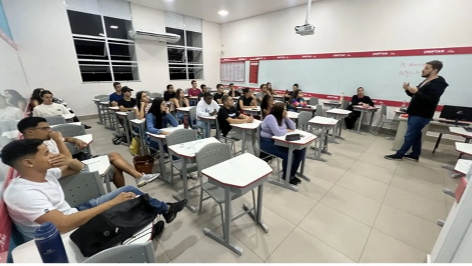 Turma de Administração do UNIPTAN recebe palestra sobre Ecossistema de Inovação