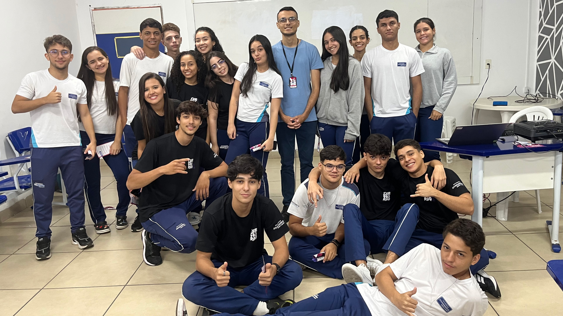 Acadêmico de Psicologia Alesson Fernandes Realiza Palestra Sobre Ansiedade Pré-ENEM e Escolha Profissional