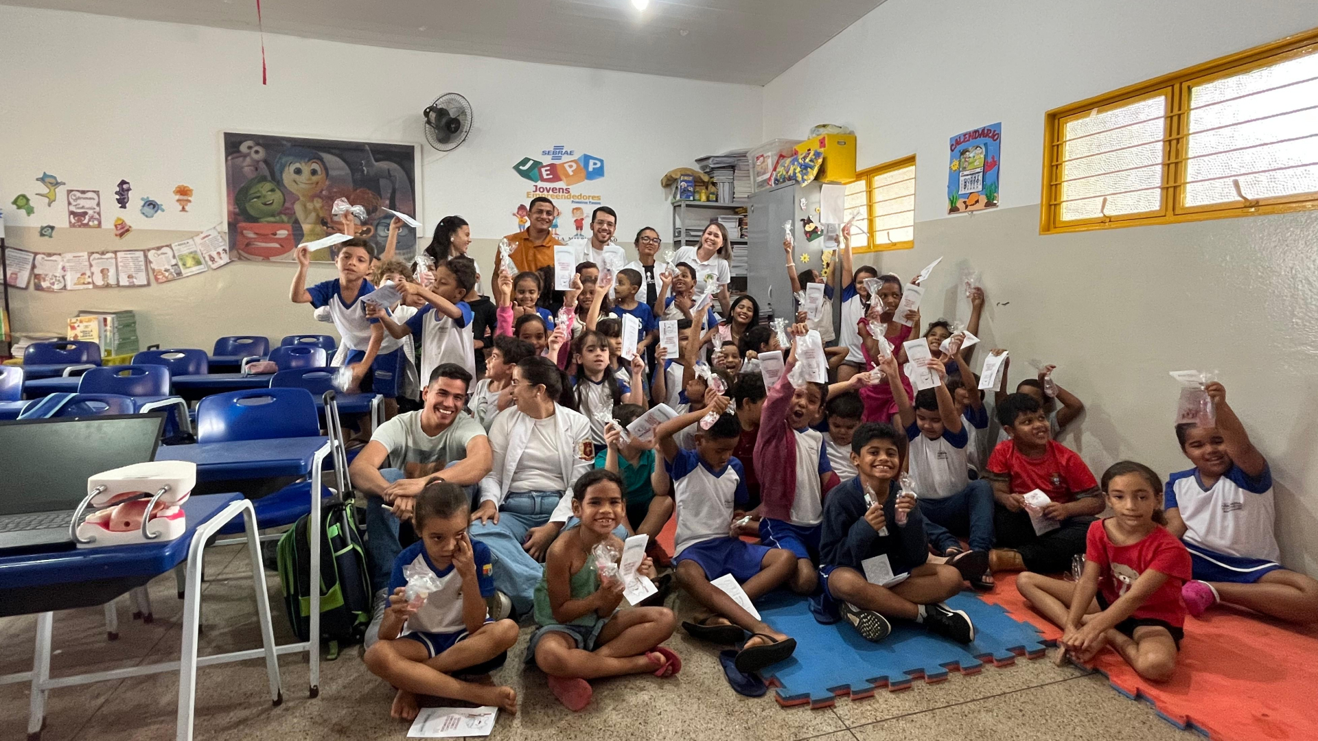 Acadêmicos Realizam Palestra Educativa Sobre Saúde Bucal no Colégio Municipal Olavo Bilac
