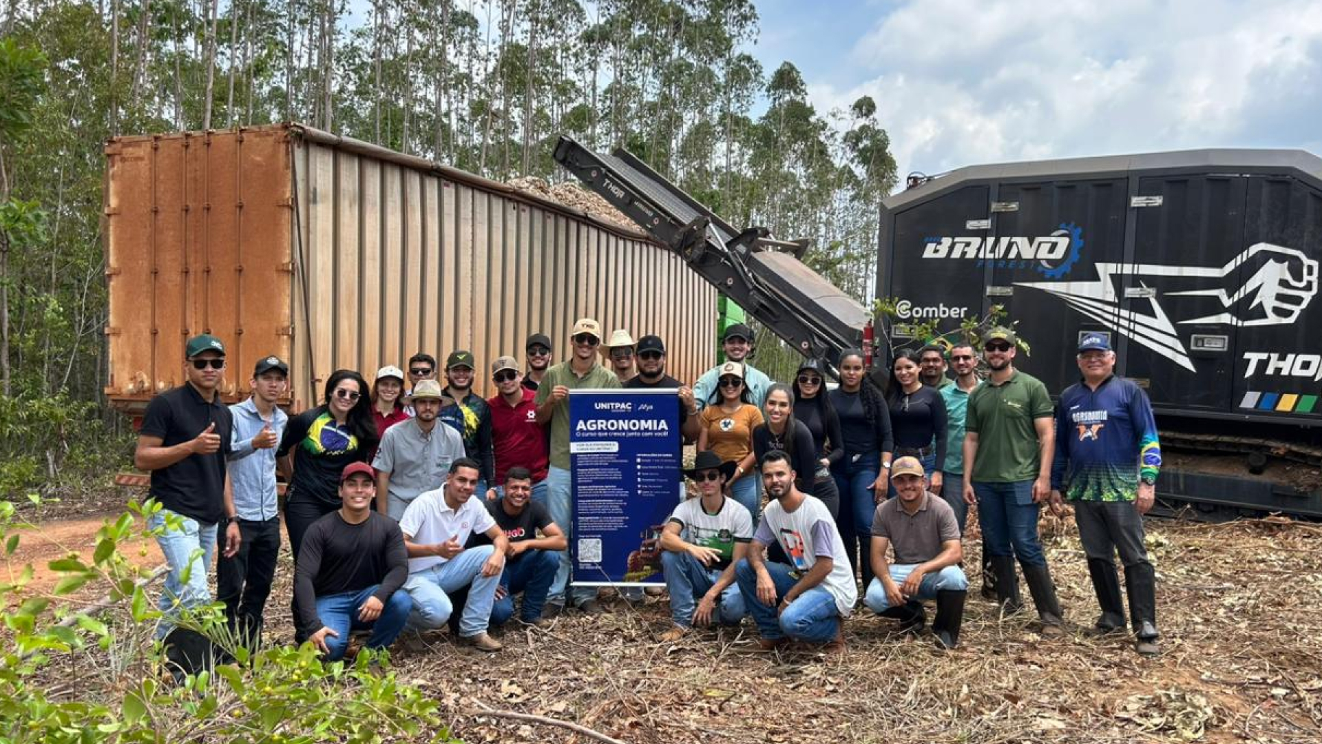 Acadêmicos de Agronomia Realizam Viagem Técnica à Comber Florestal