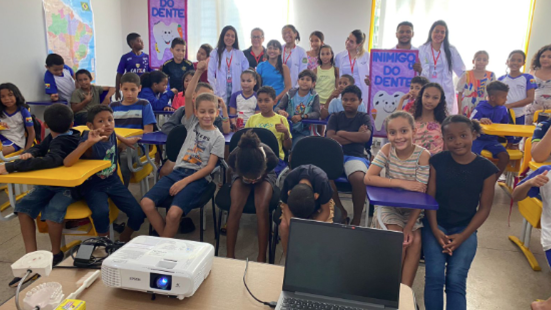 Acadêmicos de Enfermagem realizam projeto educativo sobre higiene na Escola Francisco Bueno