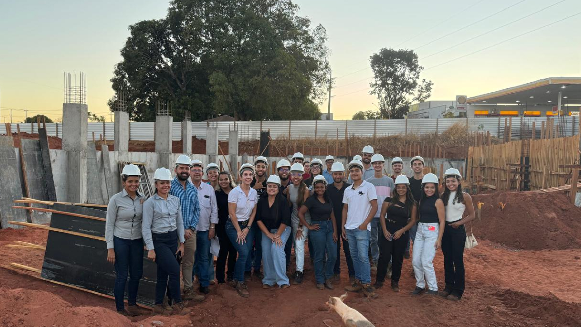 Acadêmicos de Engenharia Civil, Arquitetura e Urbanismo Visitam Obras da Nova Sede da Câmara Municipal de Araguaína