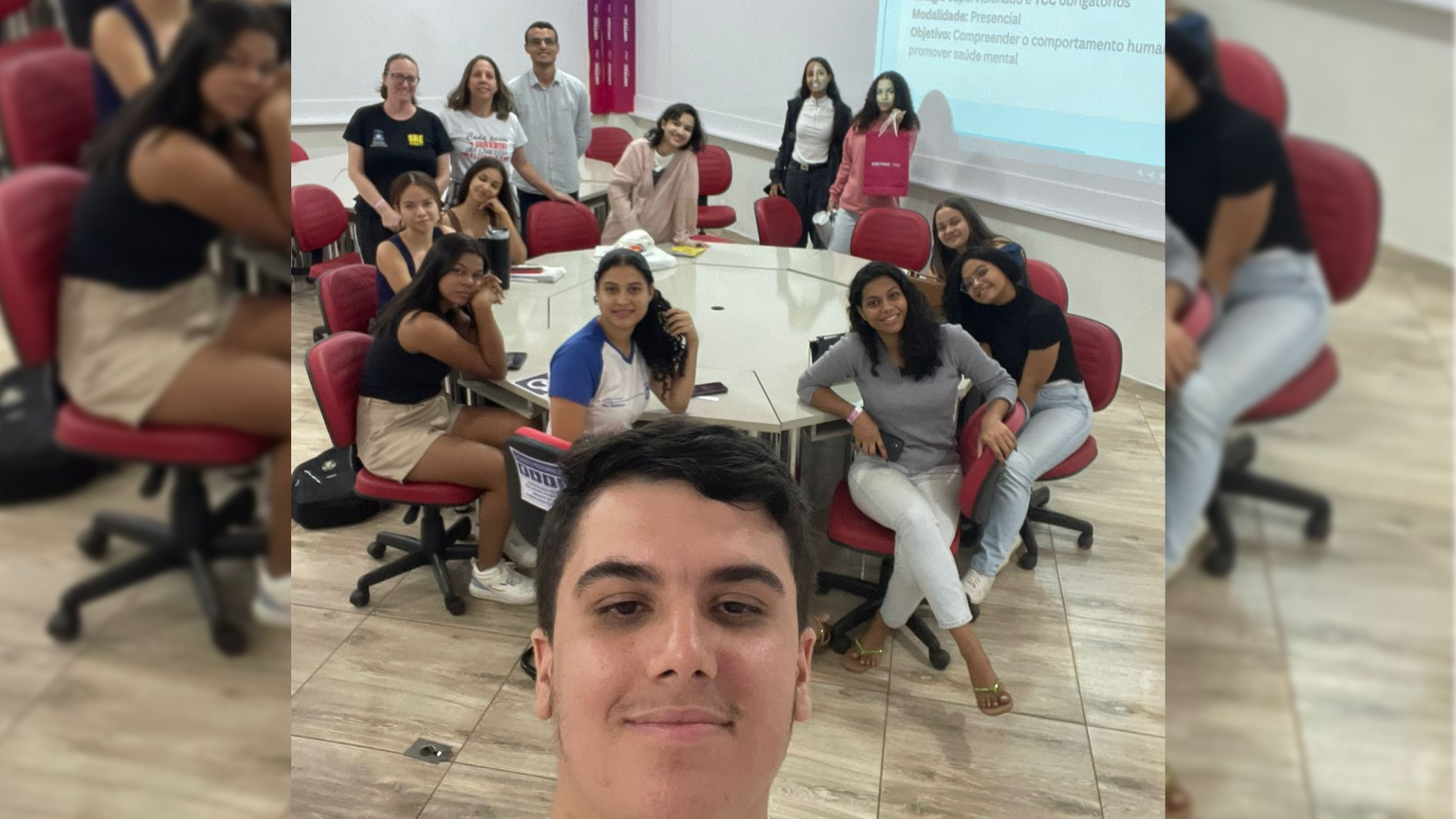 Acadêmicos de Psicologia Oferecem Suporte Emocional no Aulão do ENEM