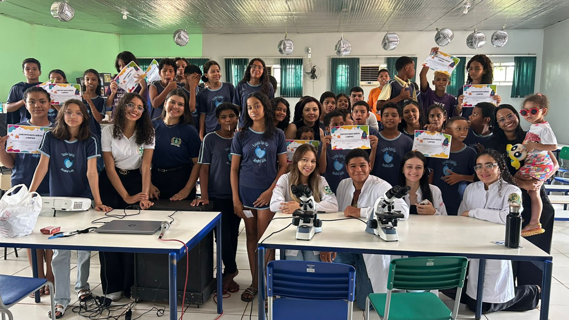 Alunos de Biomedicina Realizam Ação de Extensão em Escola Espírita com Foco em Saúde Pública e Segurança Alimentar