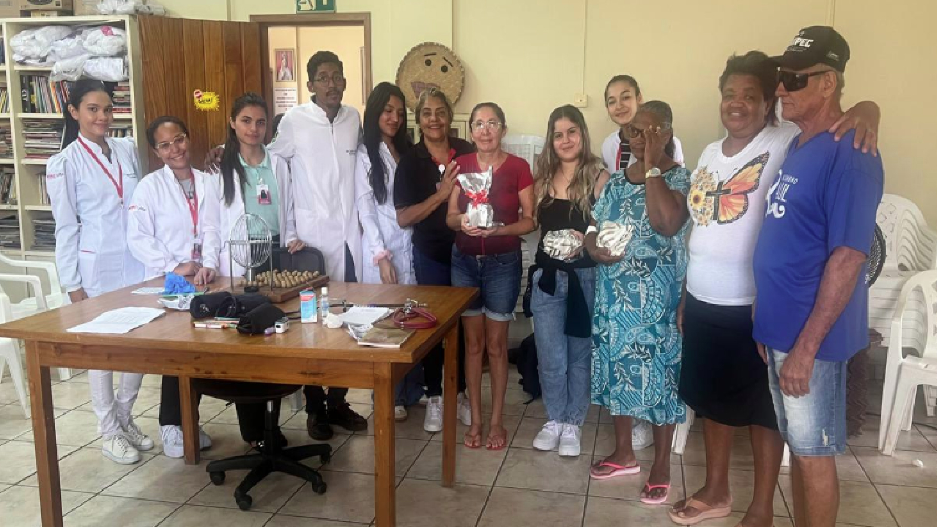 Alunos de Enfermagem Realizam Ação Educativa Saúde na Comunidade
