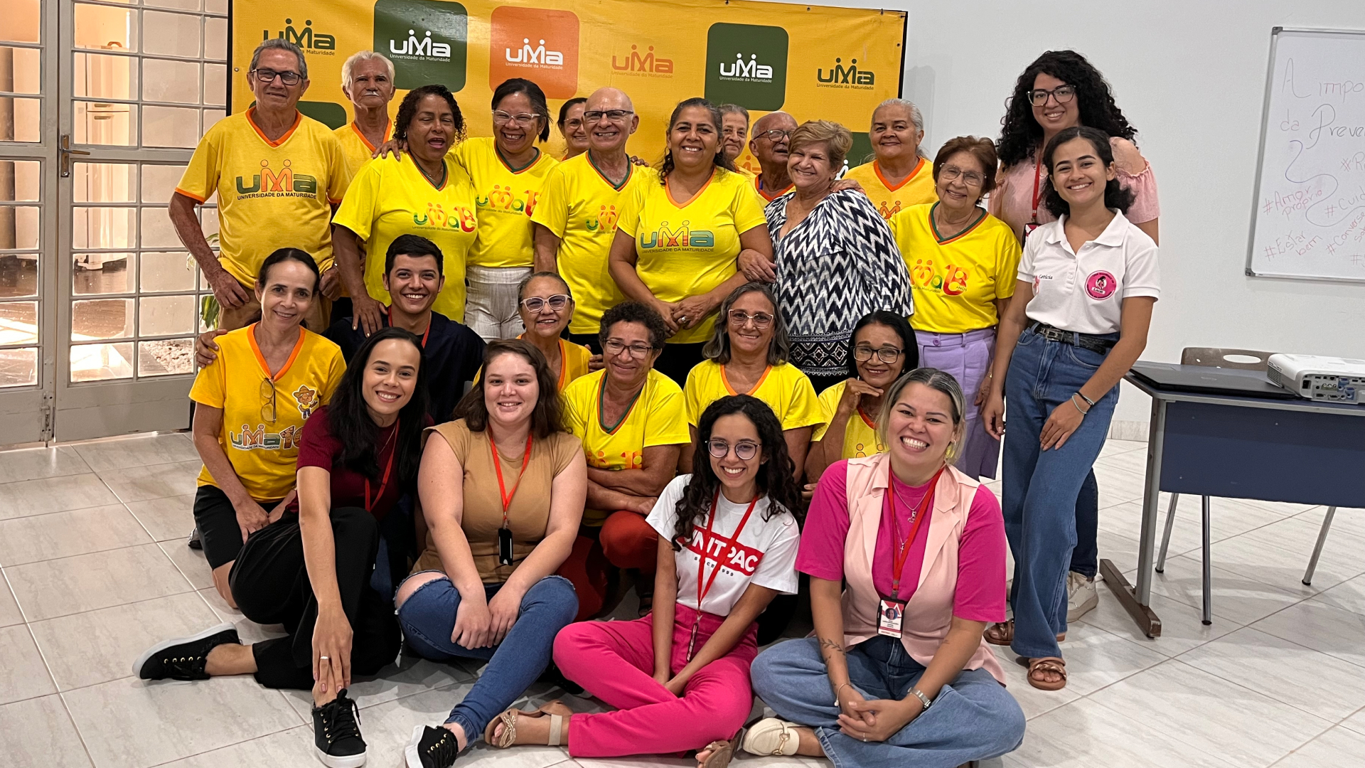 Ação da Disciplina de Tópicos Integrados II aborda Outubro Rosa na Universidade da Maturidade em Araguaína