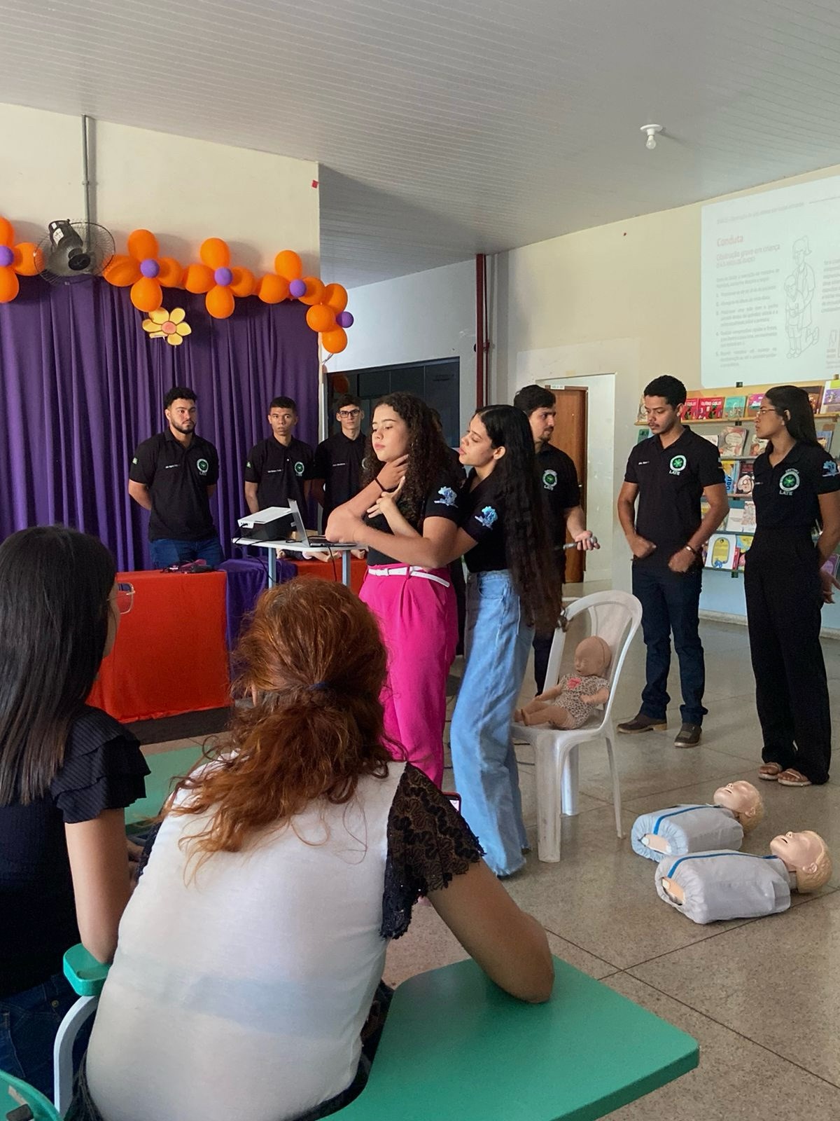Capacitando os pais para situações de emergência: Palestra da LATE sobre suporte básico de vida