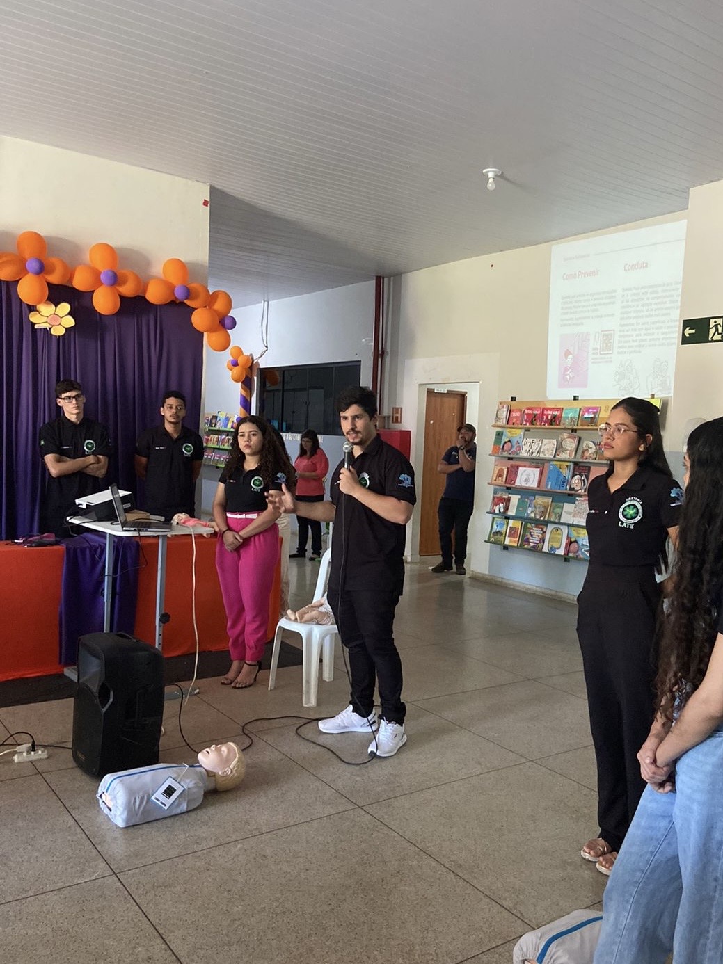 Capacitando os pais para situações de emergência: Palestra da LATE sobre suporte básico de vida