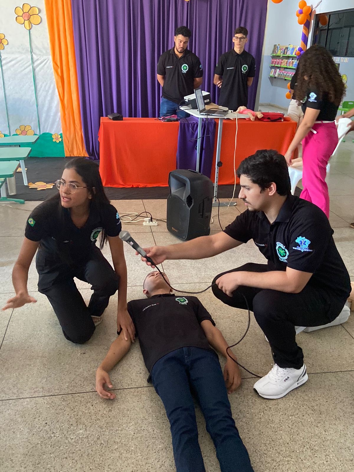 Capacitando os pais para situações de emergência: Palestra da LATE sobre suporte básico de vida