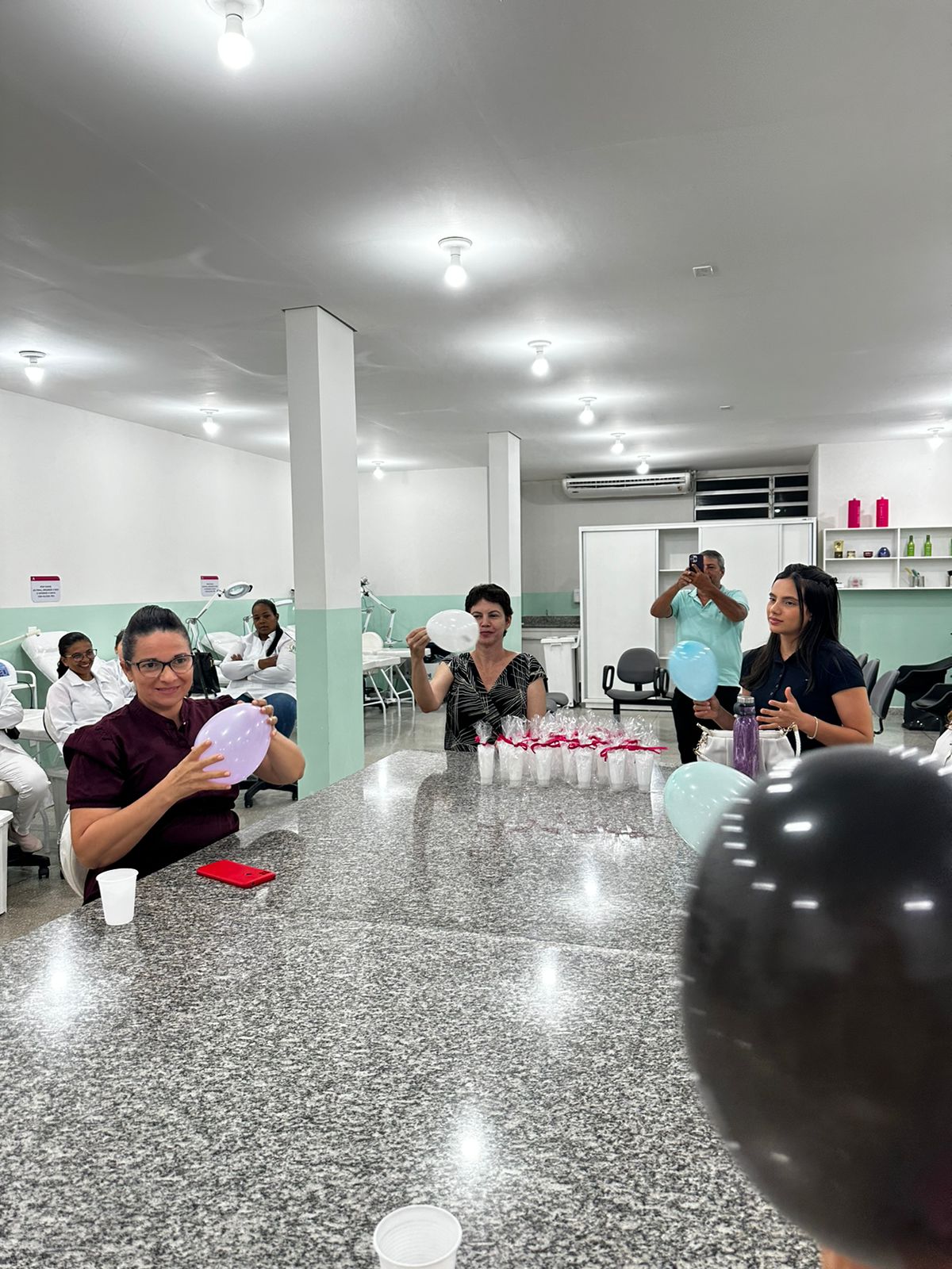 Celebrando a força e a solidariedade: Um encontro de cuidado e apoio para mulheres em tratamento Oncológico
