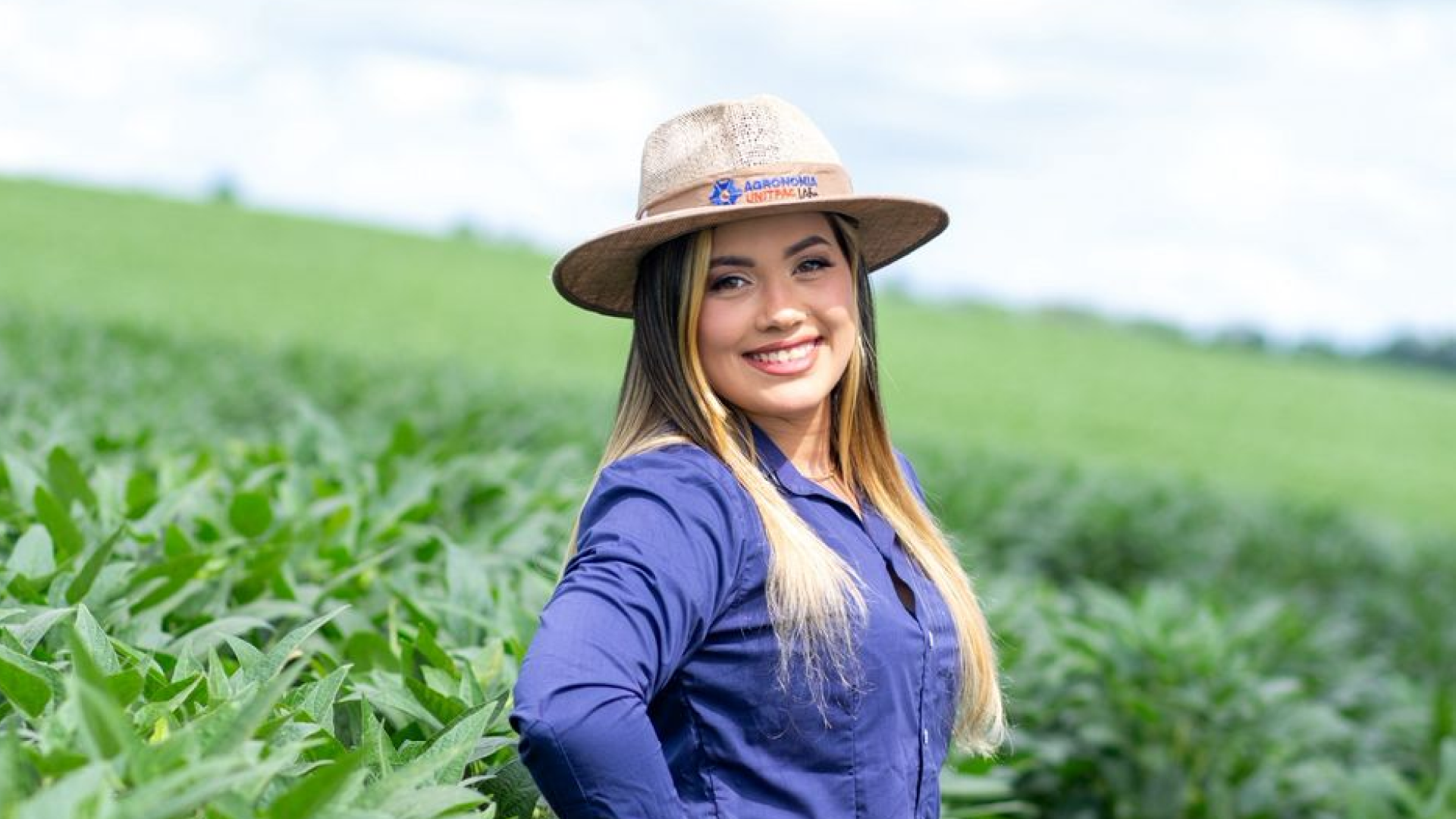 Egressa de Agronomia da UNITPAC se destaca como Representante Interna de Vendas na Agroessence