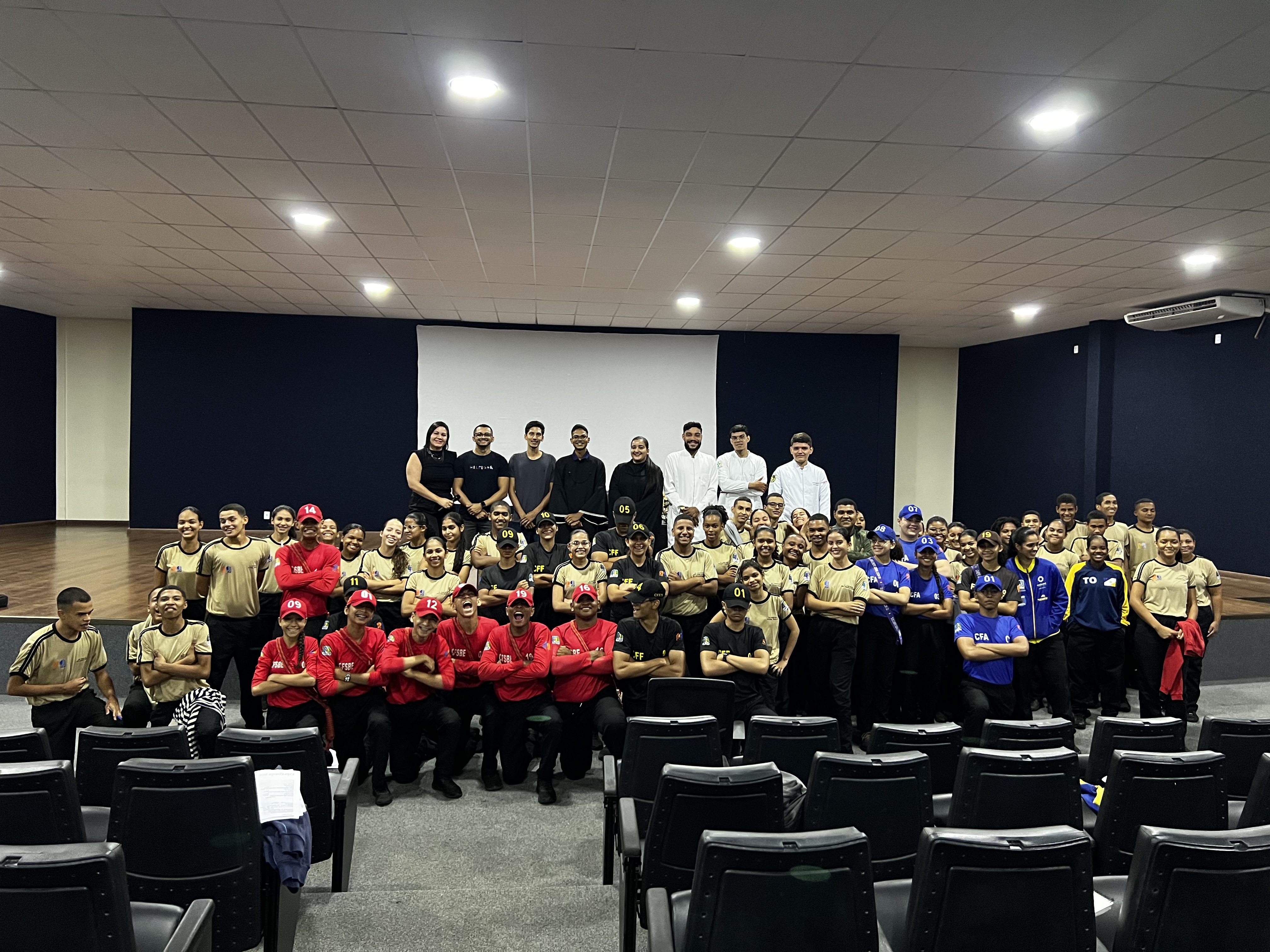 Escola Militar Domingos da Cruz Machado Recebe Palestras Inspiradoras sobre Carreira na Enfermagem