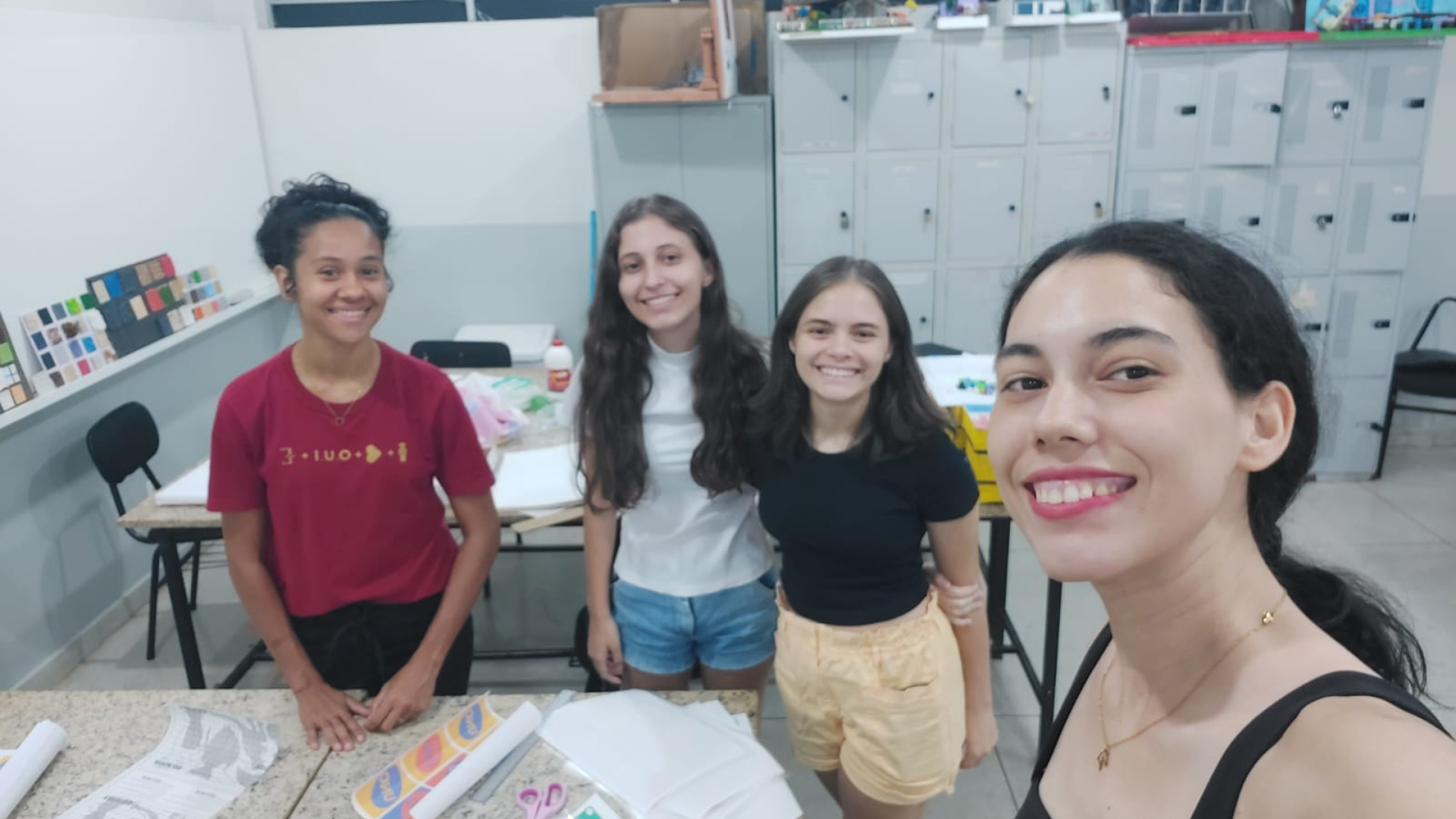 Estudantes de Arquitetura desenvolvem jogos matemáticos com materiais recicláveis em projeto de extensão