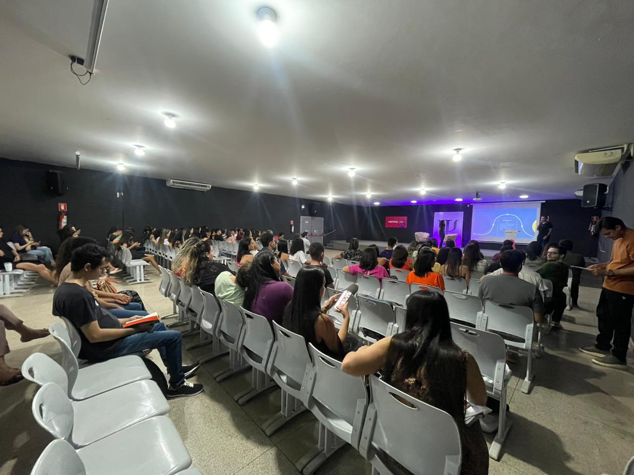 Explorando experiências práticas: VIII mostra de estágios em Psicologia