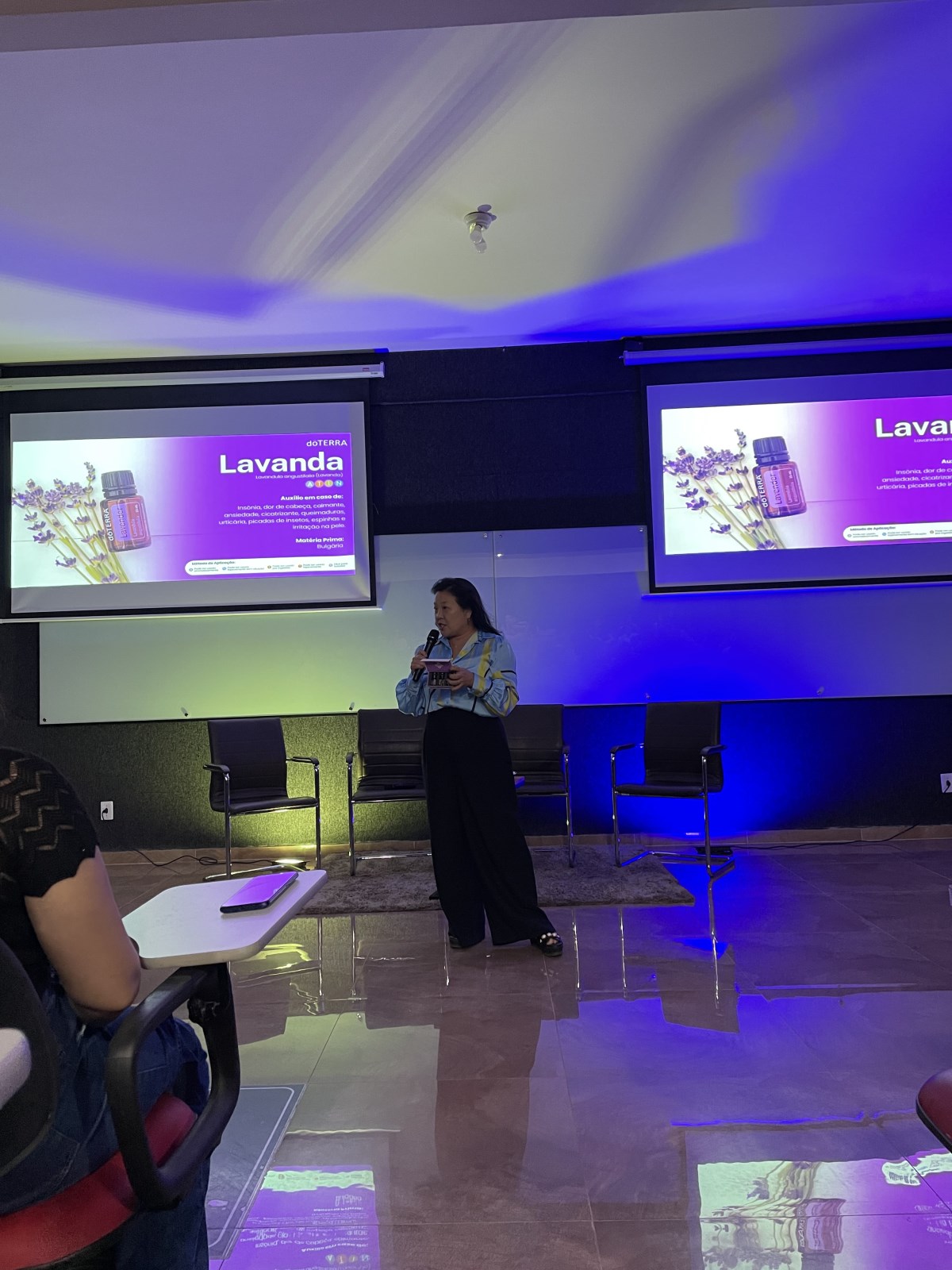 Explorando os Benefícios da Aromaterapia: Uma Jornada de Conhecimento e Bem-Estar na LAAB