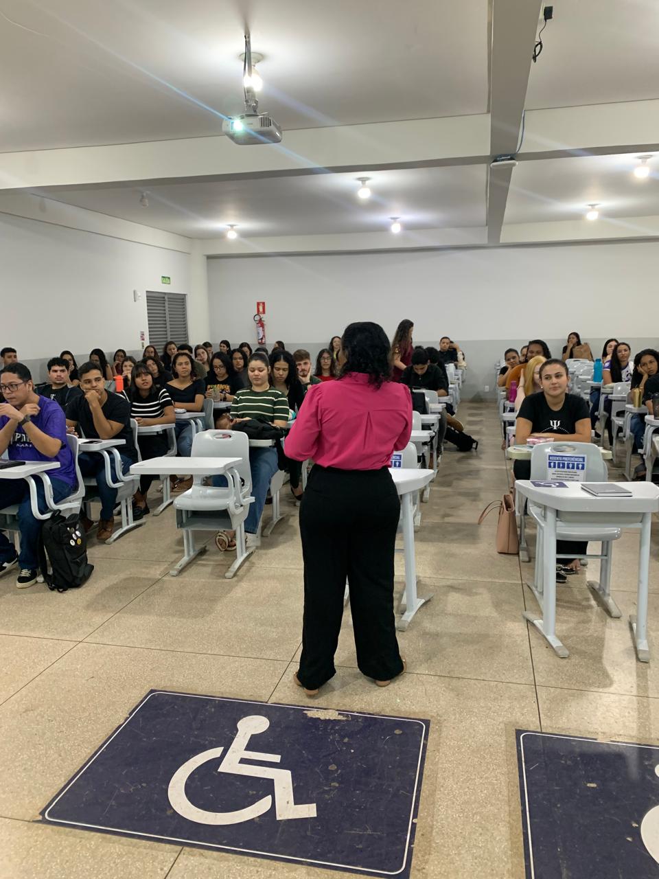 Integração de teoria e prática: Arte e psicologia em diálogo