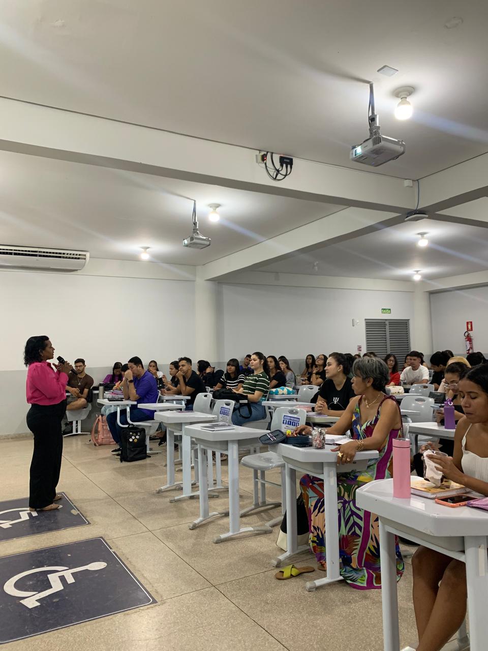 Integração de teoria e prática: Arte e psicologia em diálogo