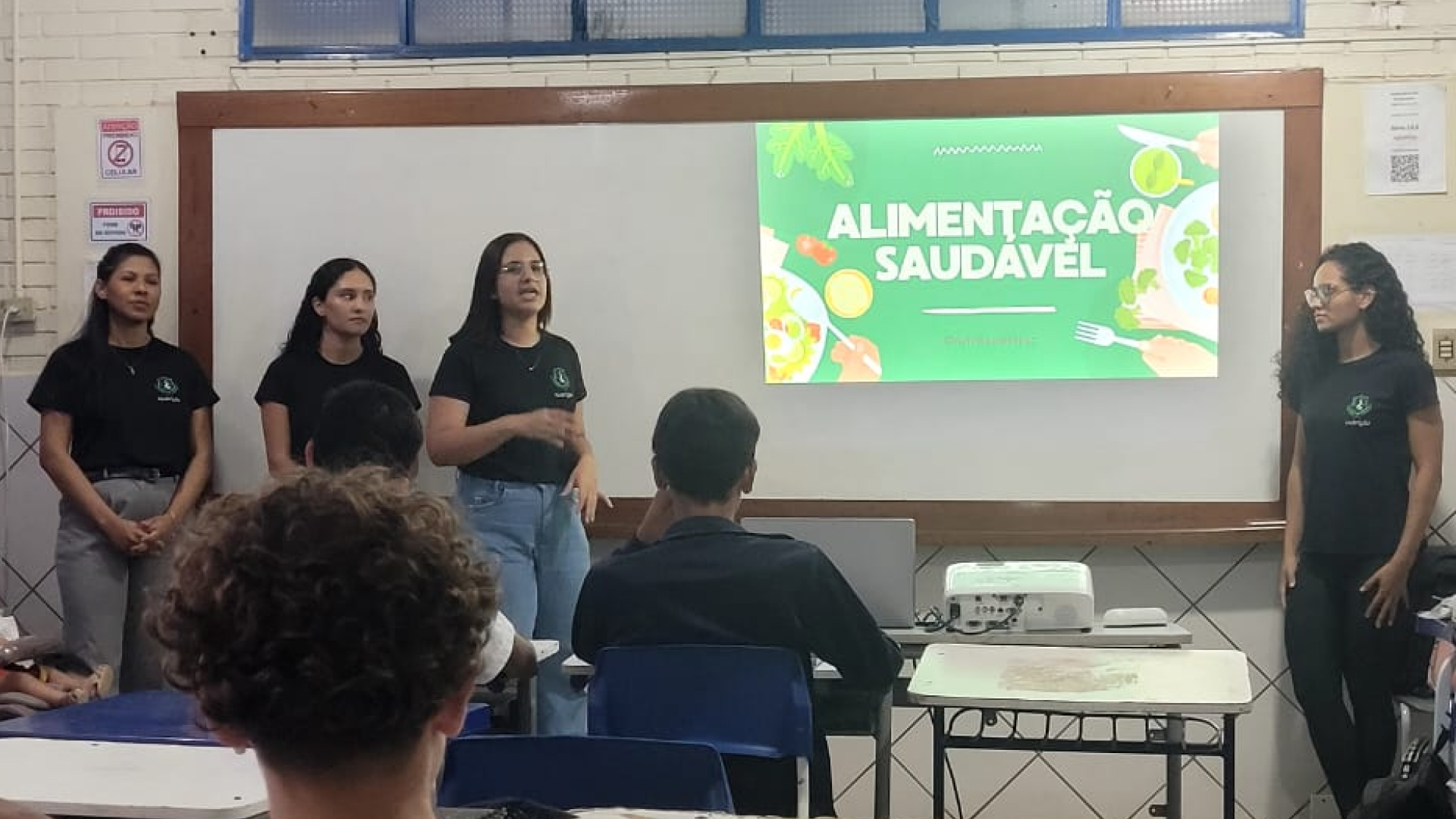 Nutrição em Foco: Palestra Promove Hábitos Saudáveis no Colégio Pré Universitário