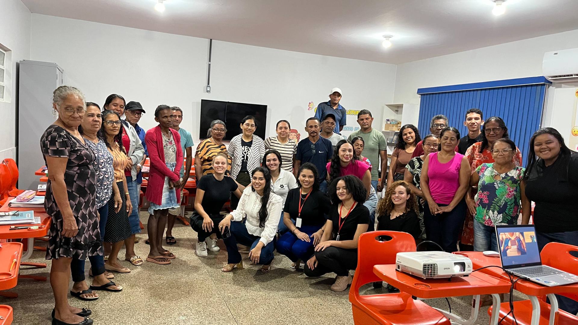Projeto de Extensão IV promove ação sobre saúde mental com alunos da EJA no Monte Sinai