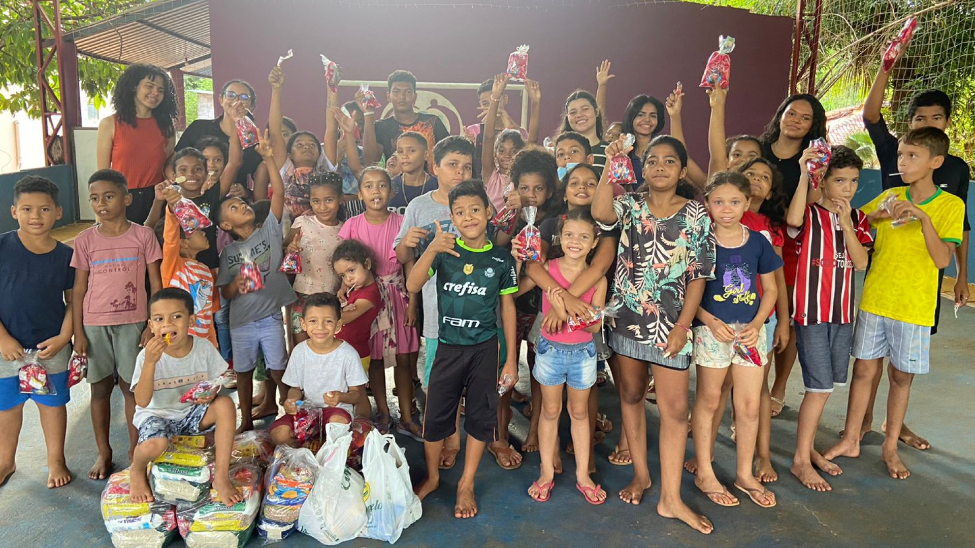 Transformando Vidas: Ação Solidária do Projeto Vida em Mesa